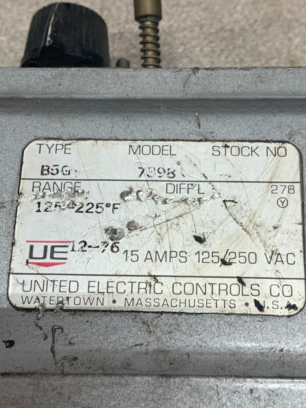 USED UNITED ELECTRIC TEMPERATURE SWITCH B5G 7398