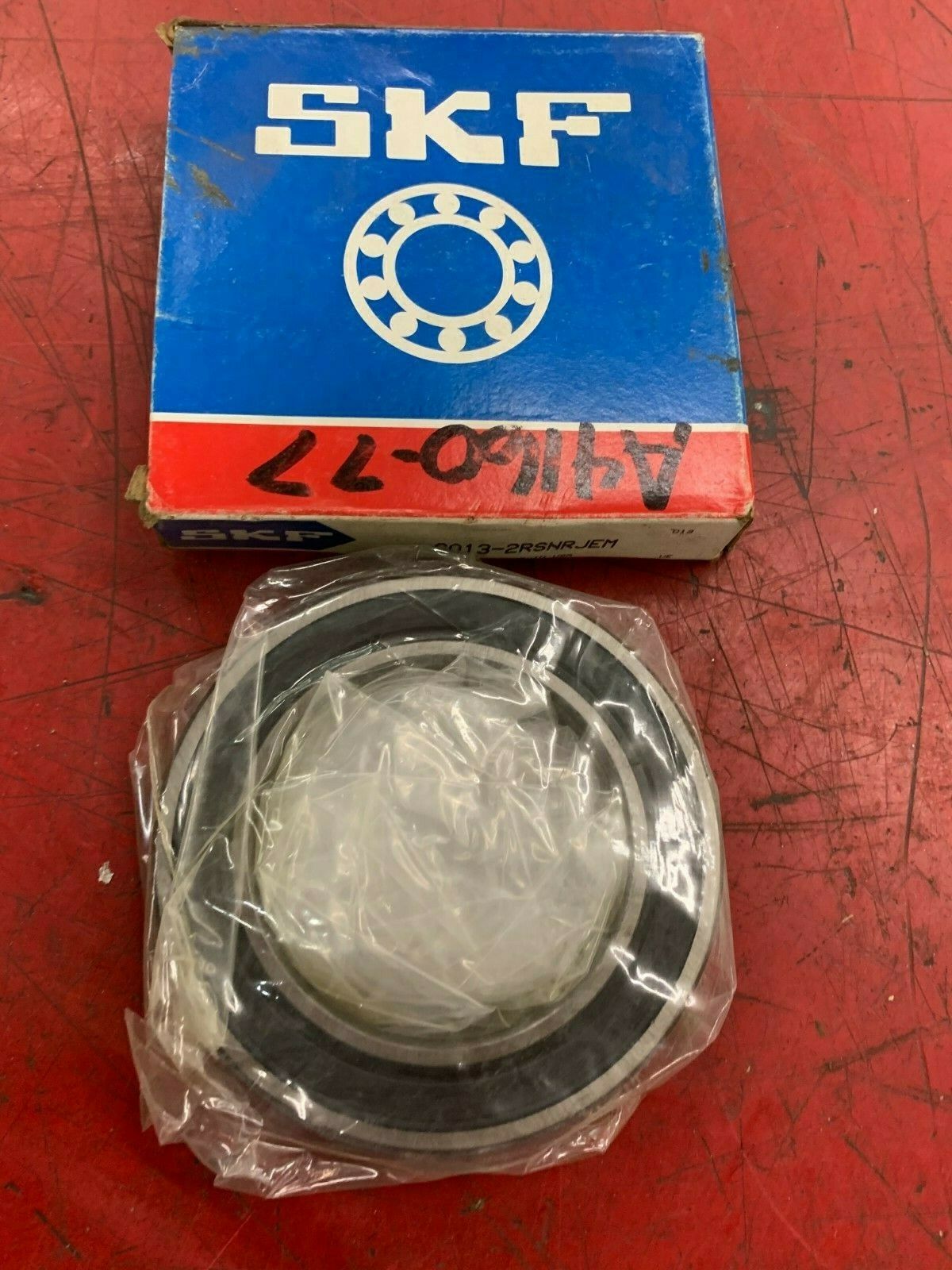 NEW IN BOX SKF BALL BEARING 6013-2RSNRJEM