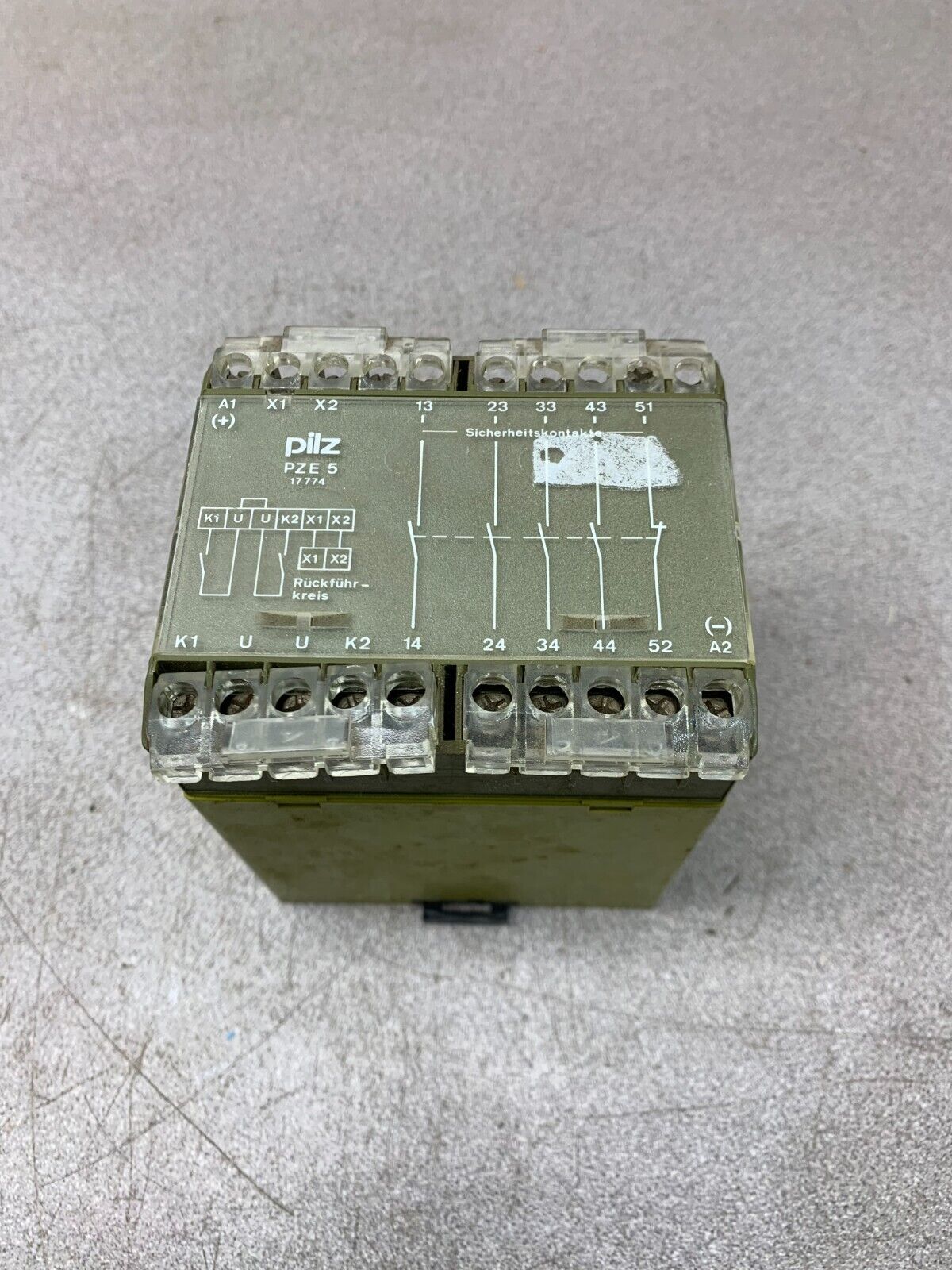 USED PILZ PZE 5 SAFETY RELAY PZE/5 24VDC 4S 1O