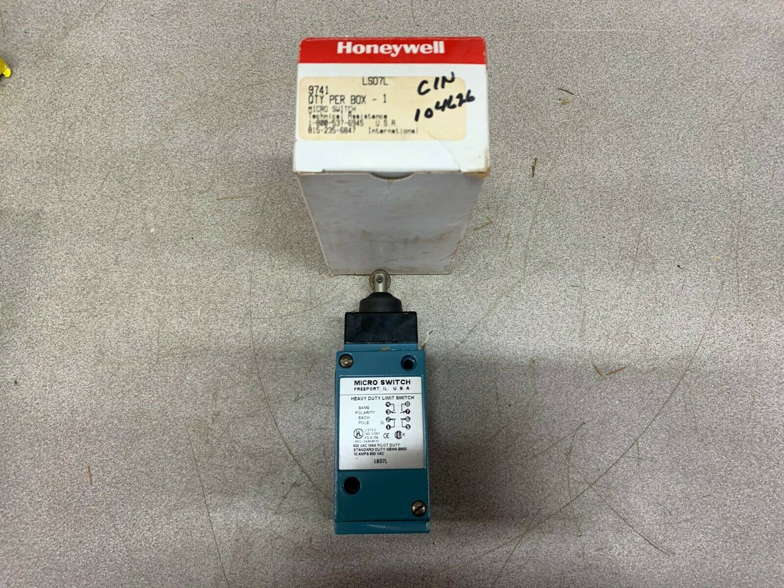 NEW IN BOX HONEYWELL SWITCH LSD11