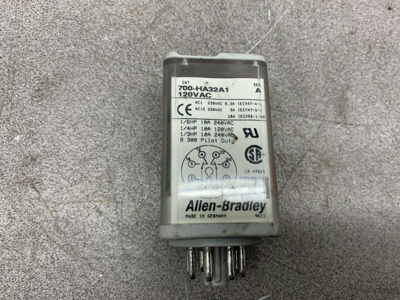 LOT OF 2 USED ALLEN BRADLEY RELAY 700-HA32A1 SERIES A