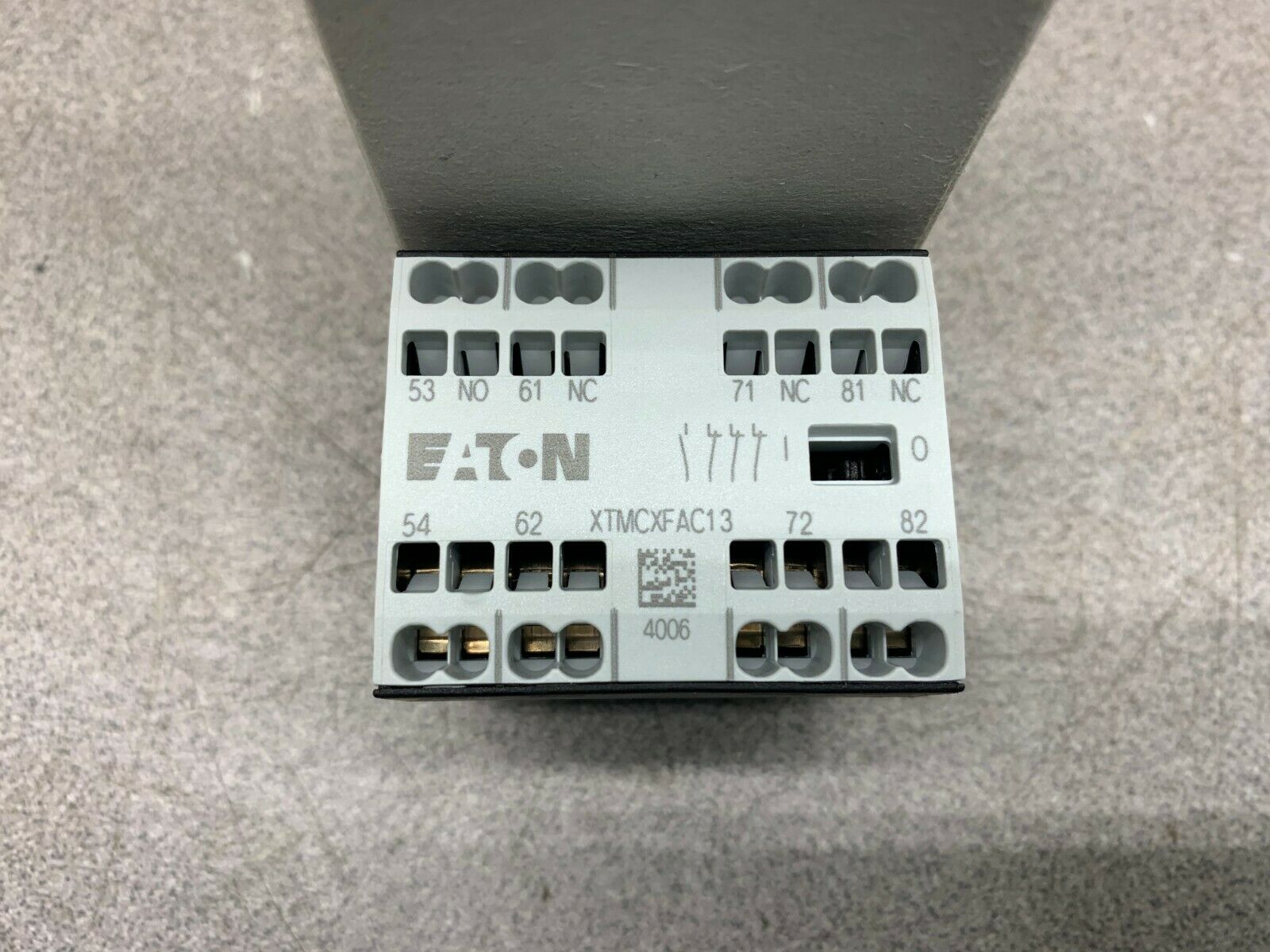 BOX OF 5 NEW IN BOX EATON MINI CONTACTOR XTMCXFAC13