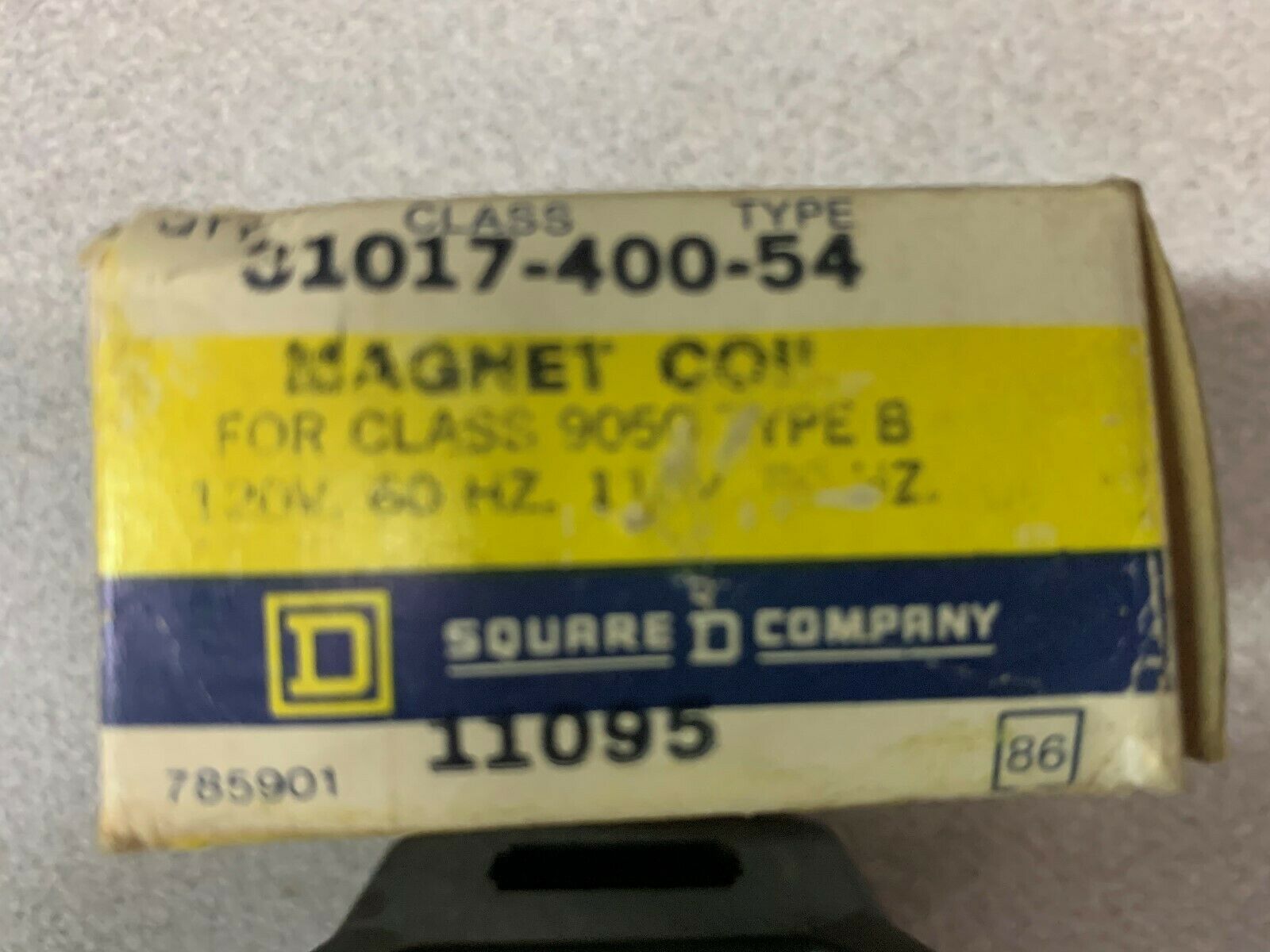 NEW IN BOX SQUARE D COIL 31017-400-54