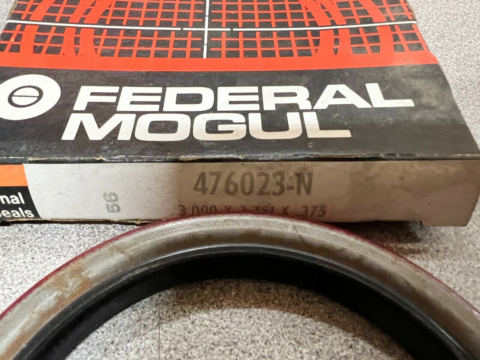 LOT OF 6 NEW IN BOX FEDERAL MOGUL OILSEAL 476023-N