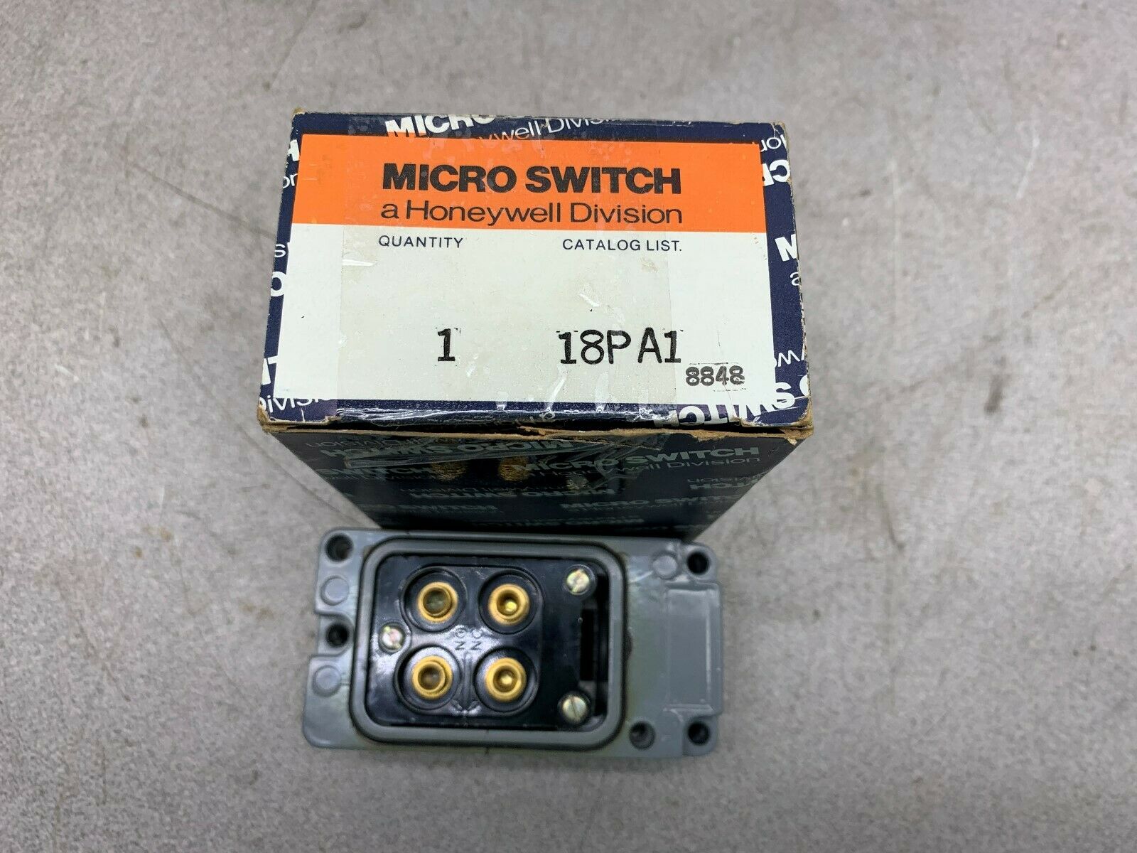 NEW IN BOX HONEYWELL SWITCH 18PA1