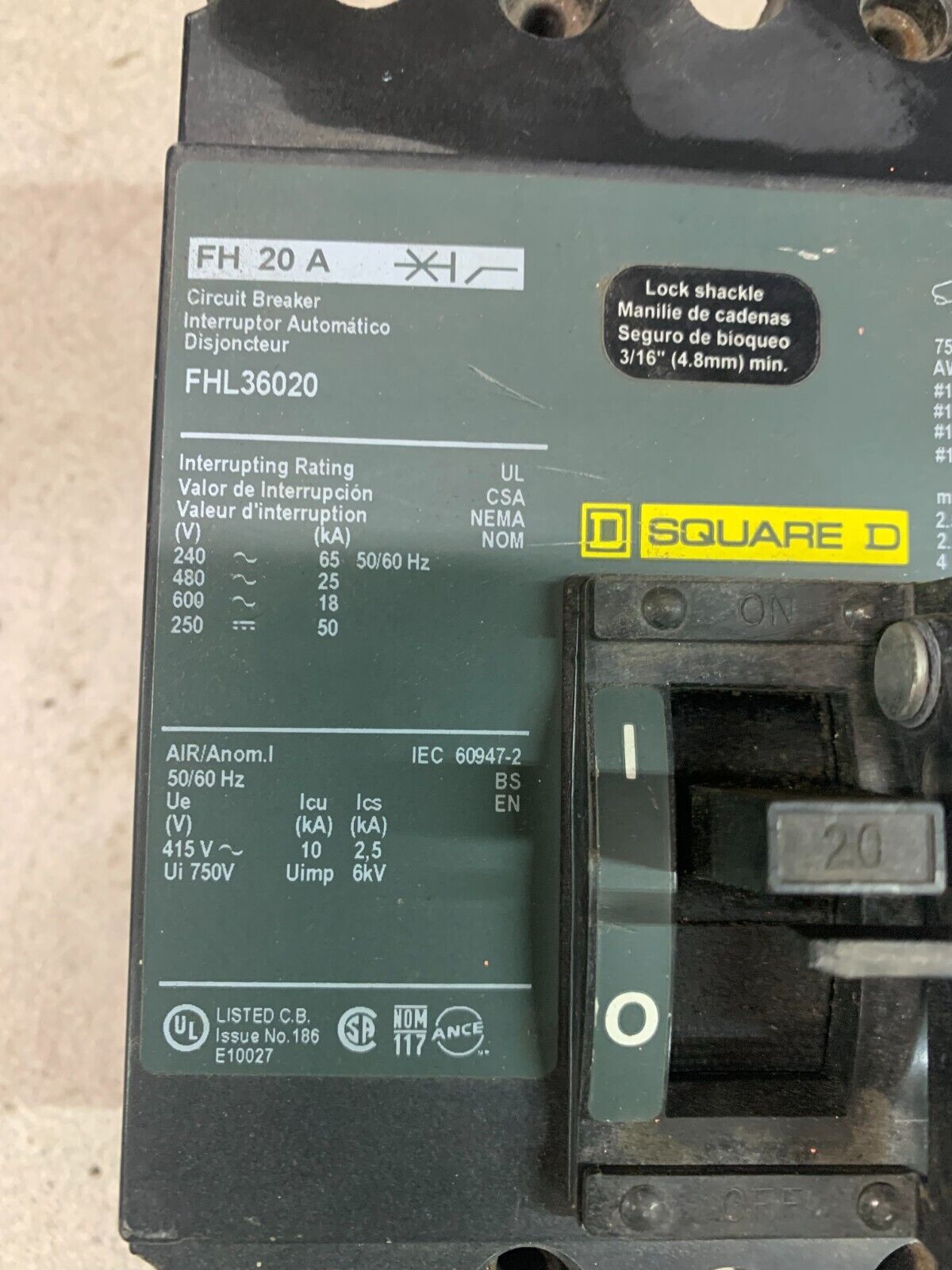 USED SQUARE D 3 POLE 20AMP CIRCUIT BREAKER FHL36020 *CHIPPED CORNER*