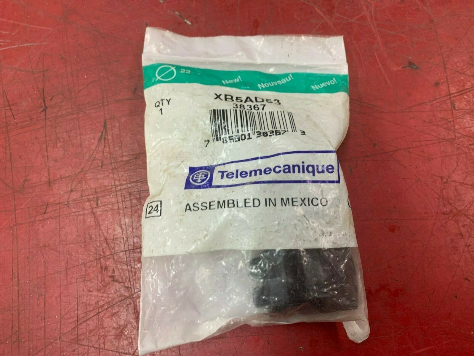 LOT OF 2 NEW IN BAG TELEMECANIQUE SELECTOR SWITCH XB5AD53