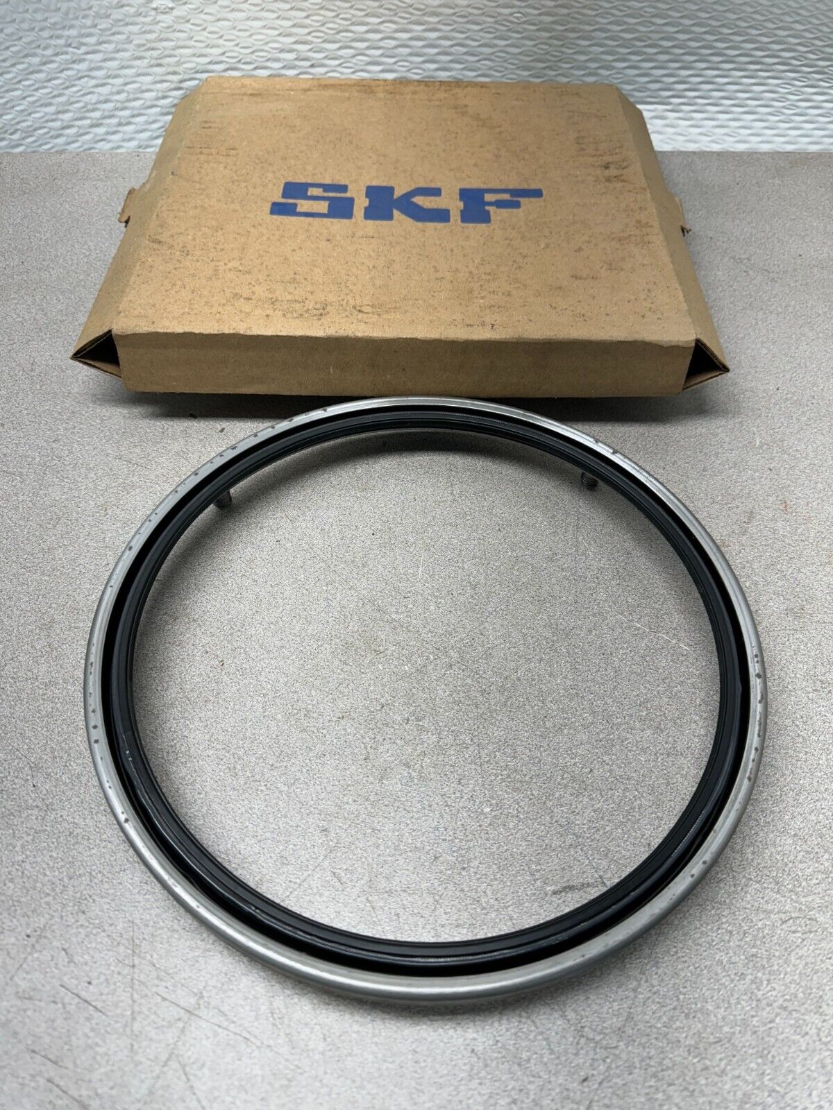 NEW IN BOX SKF DURALIP SEAL 593375