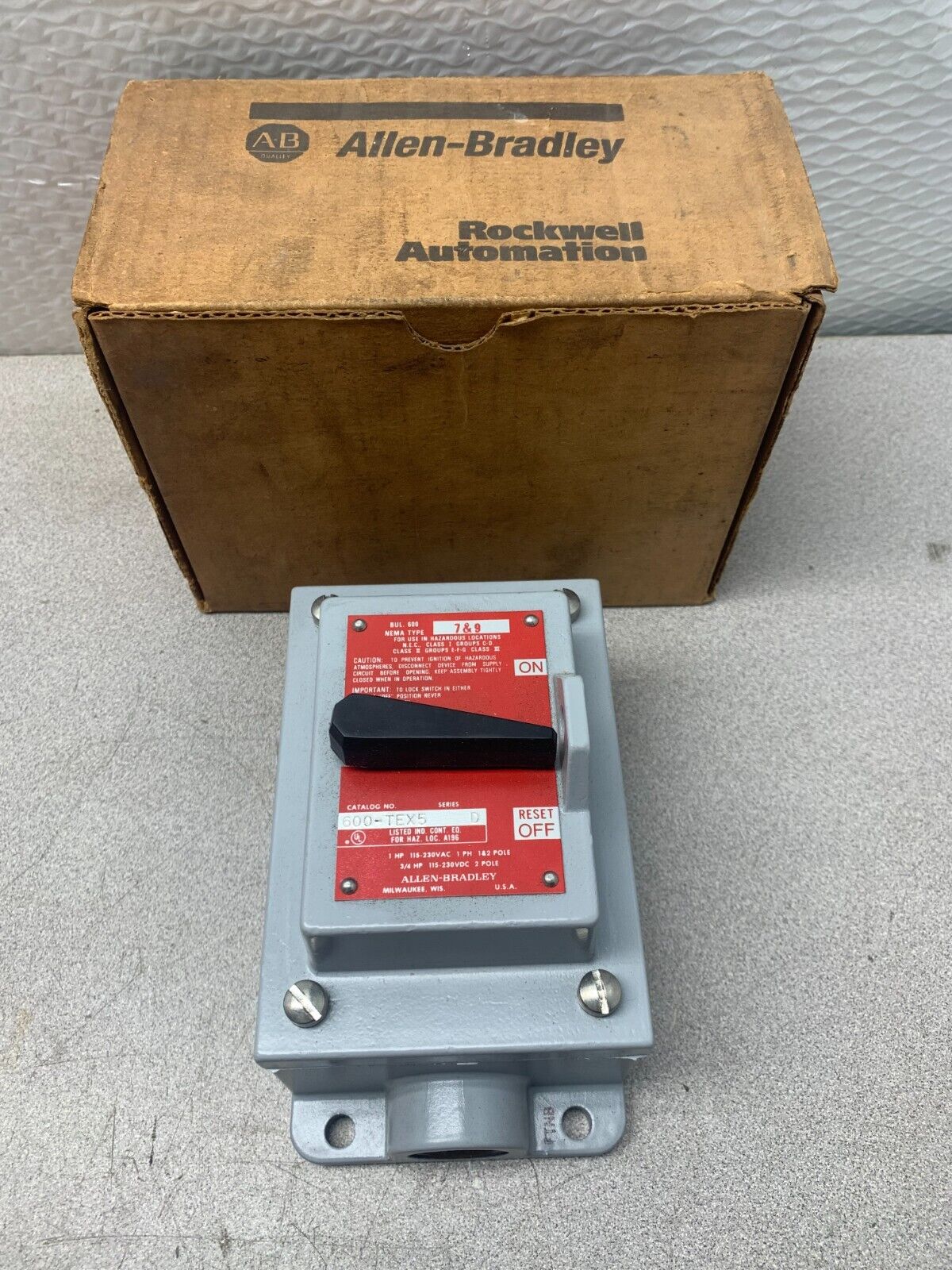 NEW IN BOX ALLEN-BRADLEY MANUAL STARTING SWITCH 600-TEX5 SERIES D