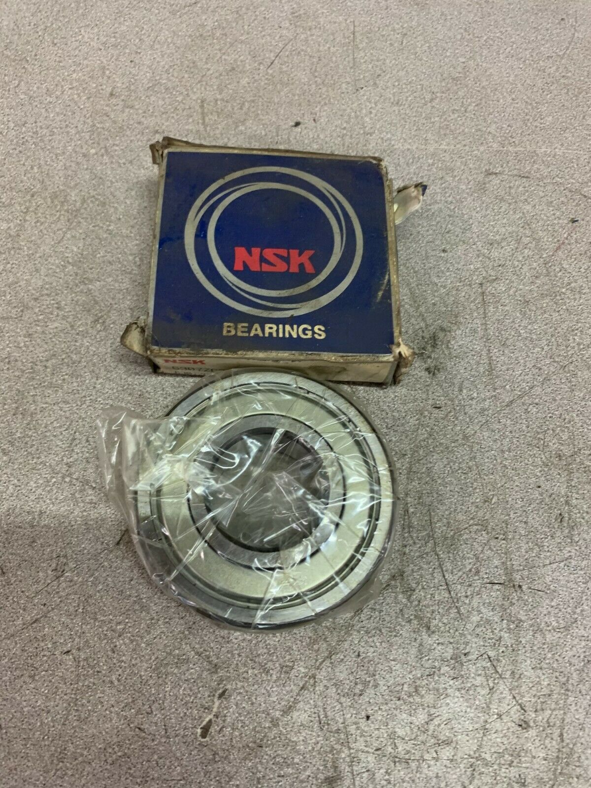 NEW IN BOX NSK BALL BEARING 6307ZC3