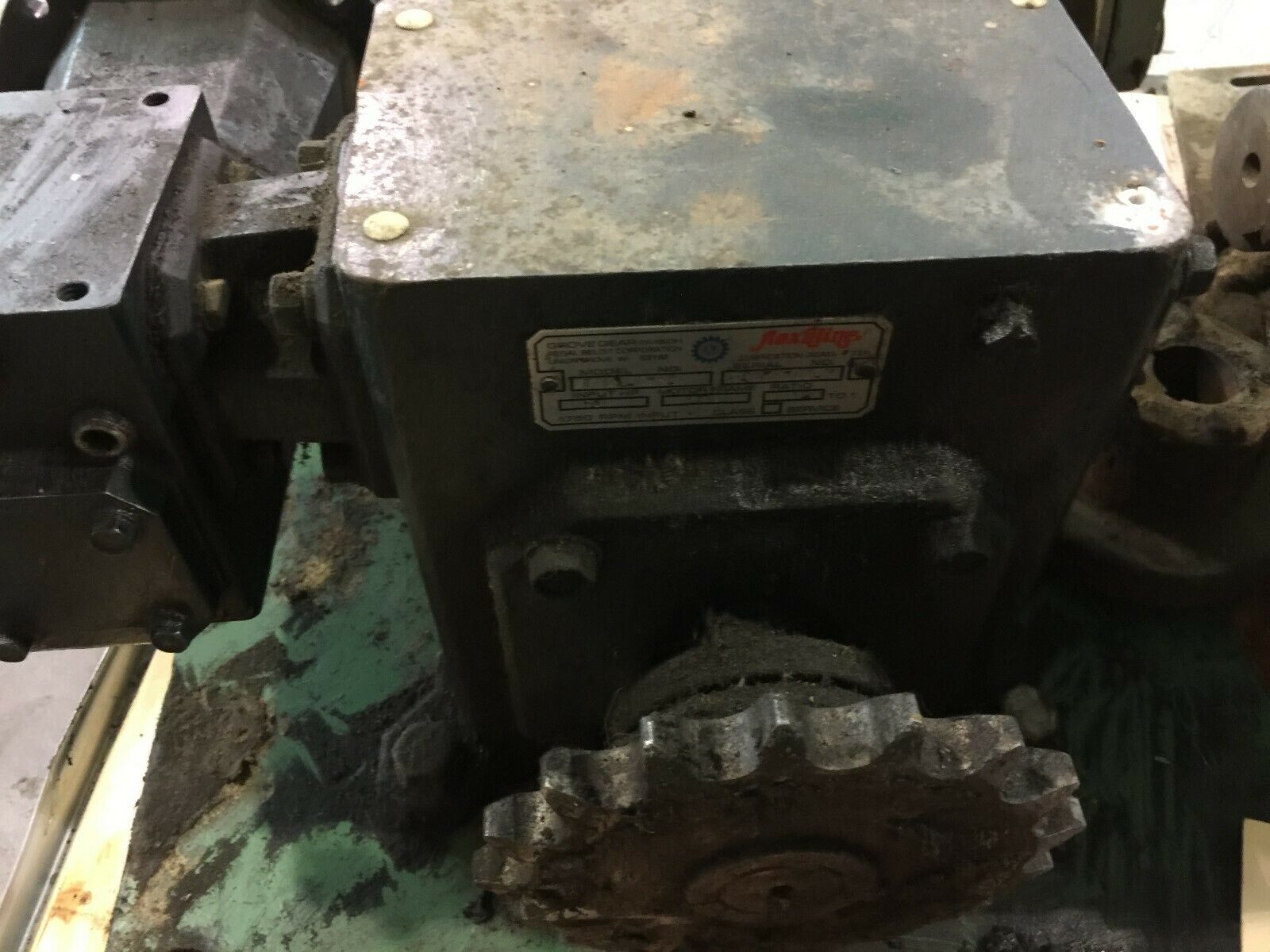 USED GROVE 150:1 RATIO ANGLED GEAR BOX DTMQ1262-5