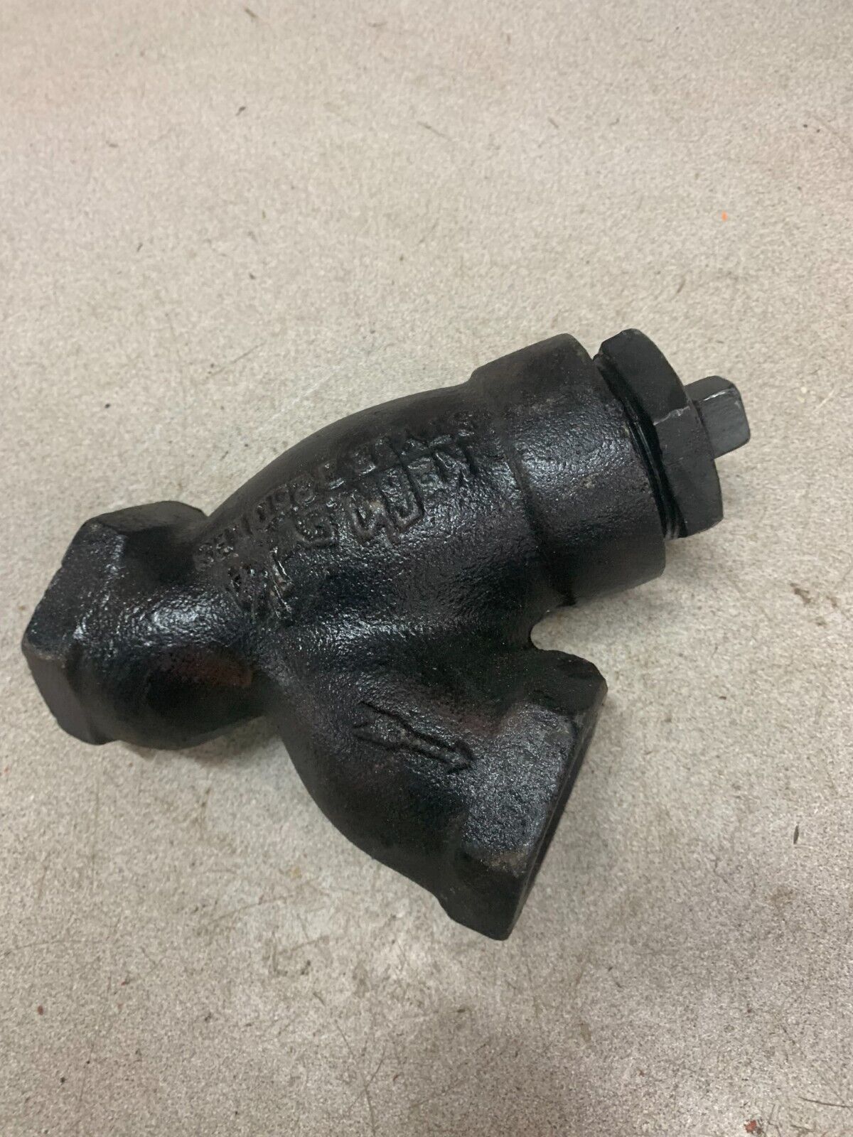 NEW NO BOX KECKLEY STYLE B Y-STRAINER 1-1/4" 250 lbs.