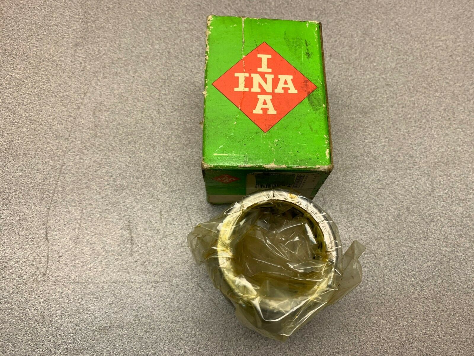 NEW IN BOX INA BEARING KH4060P