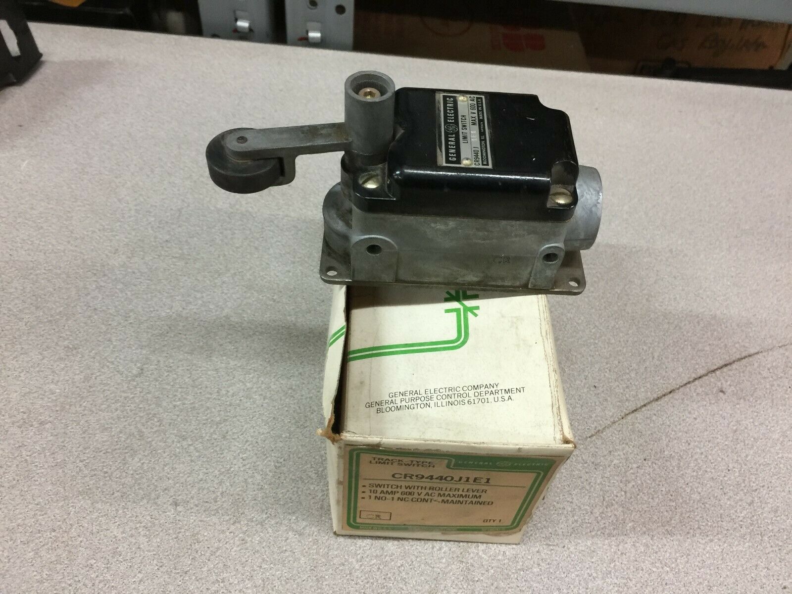 NEW IN BOX GE LIMIT SWITCH CR9440J1E1