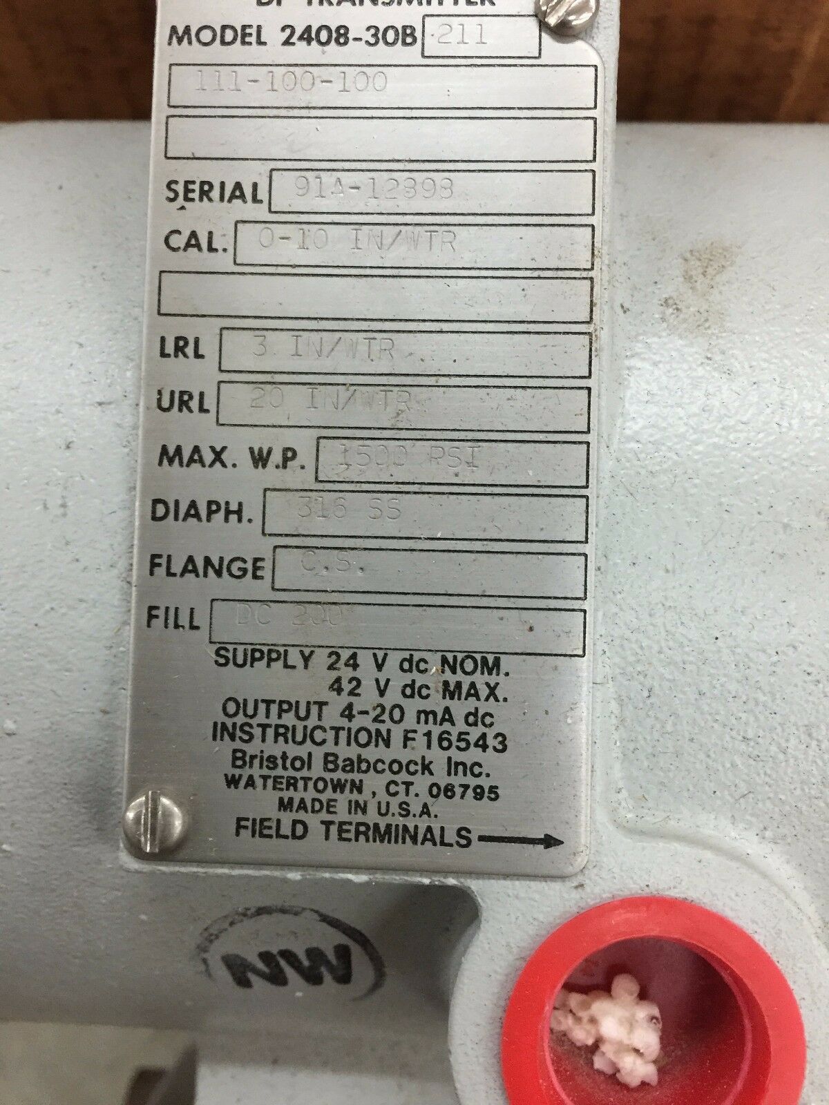 NEW BRISTOL BABCOCK SIGNATURE DP TRANSMITTER 2408-30B-211-111-100-100