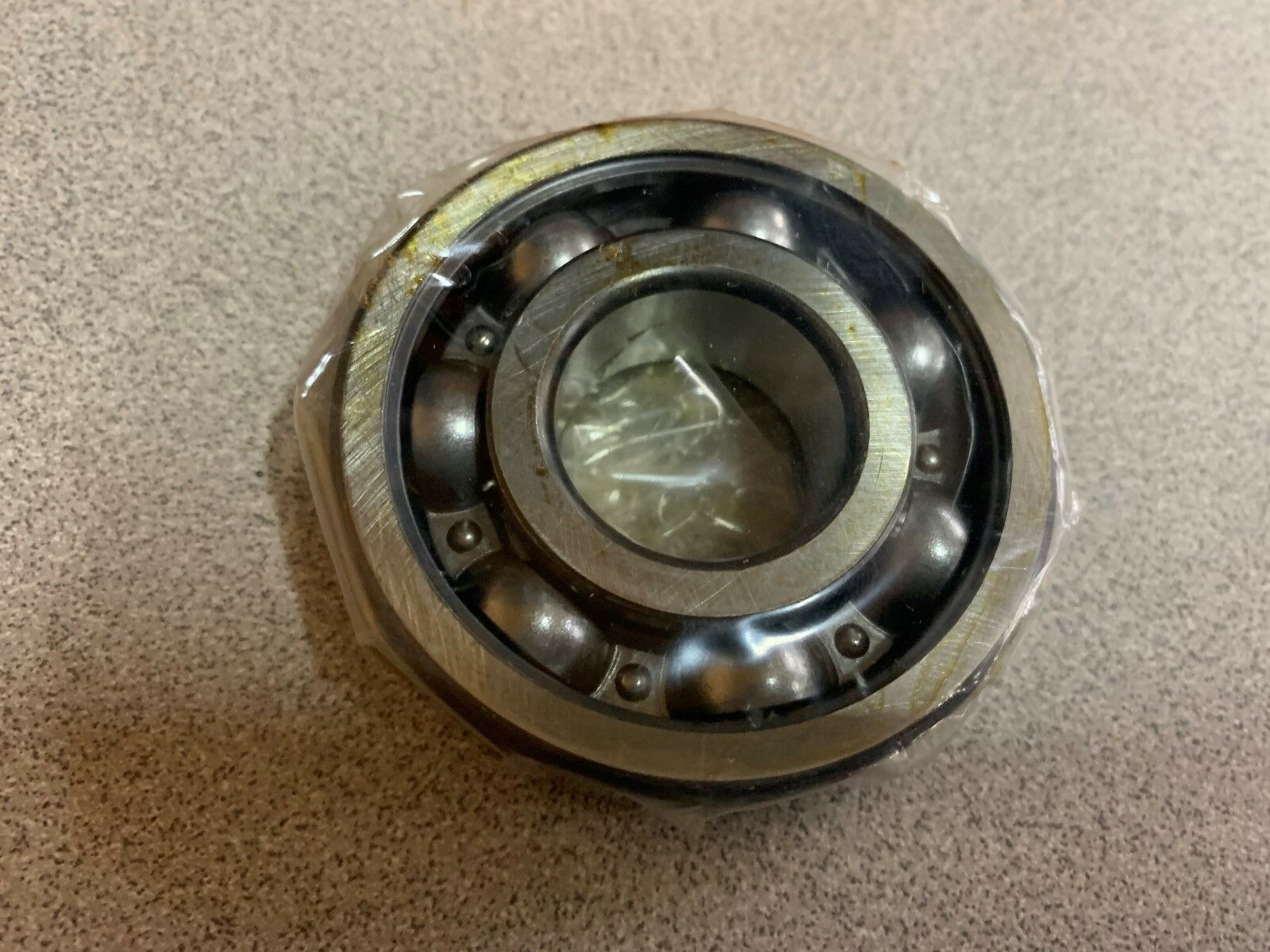 NEW IN BOX FAG BEARING 6305ZR.C3