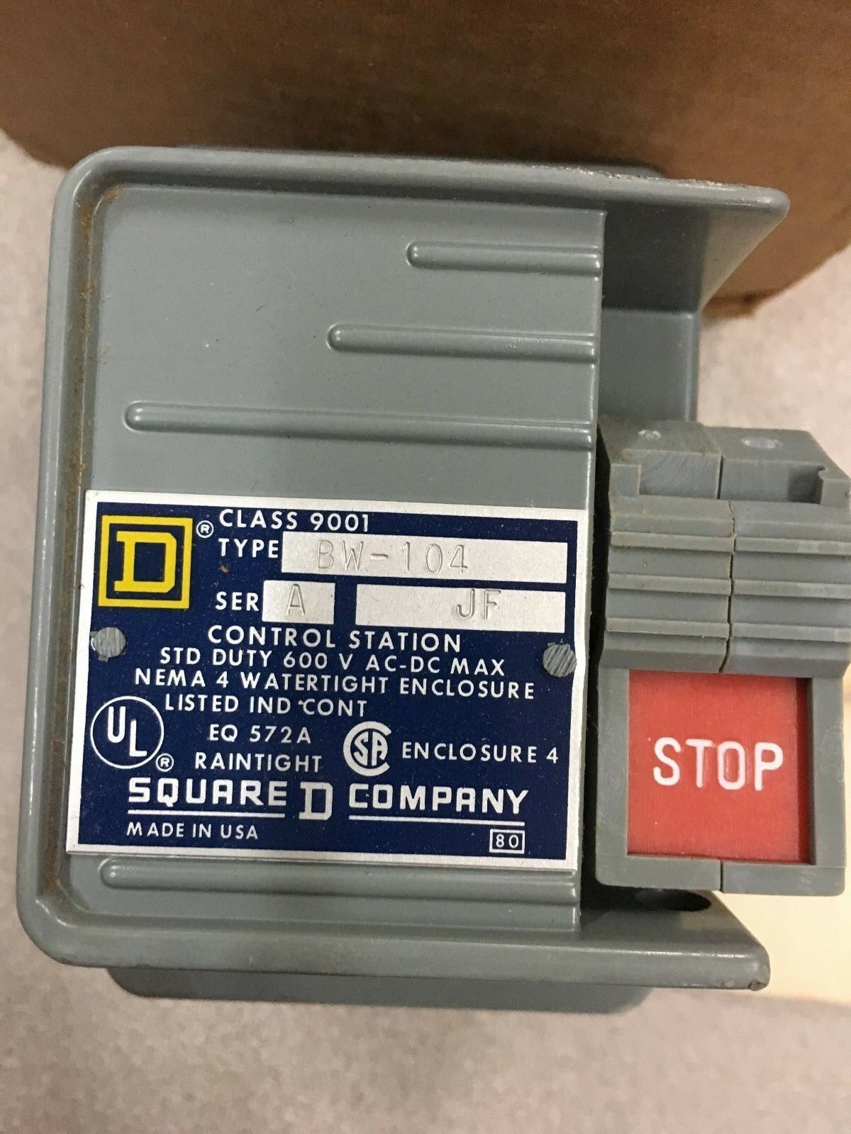 NEW IN BOX SQUARE D PUSHBUTTON STOP STATION 9001 BW-104 SERIES A