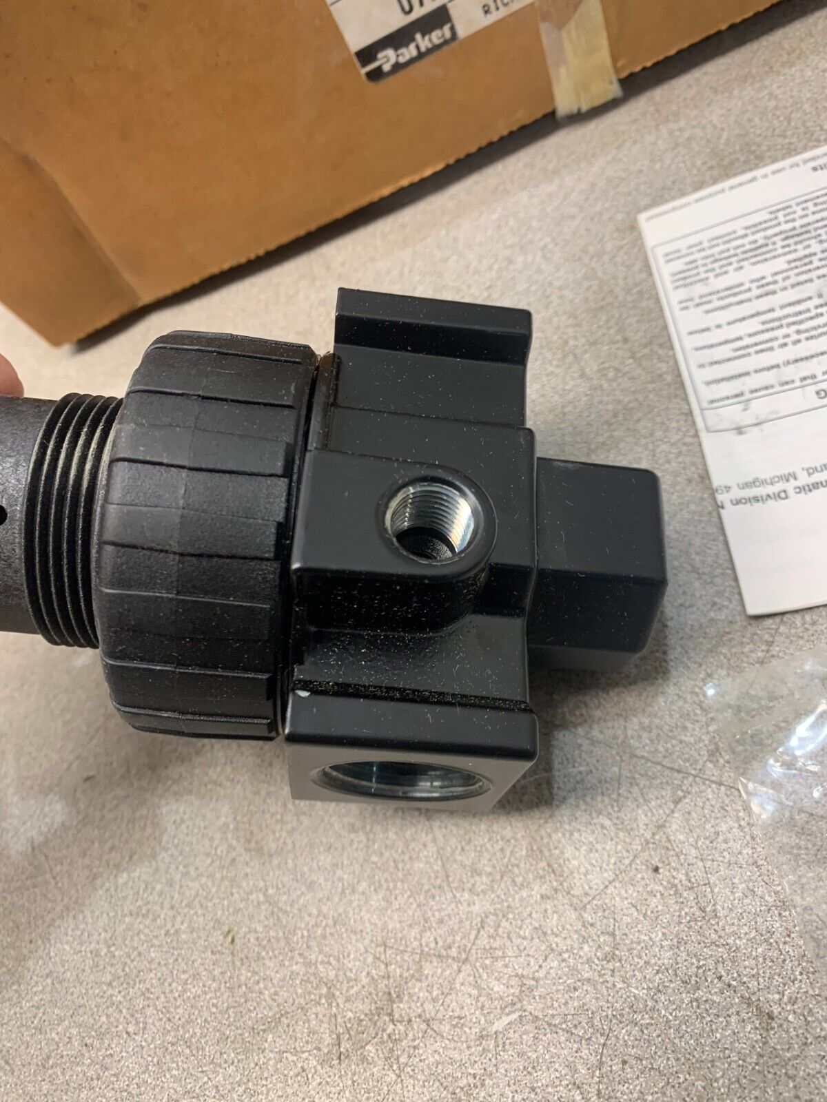 NEW IN BOX PARKER PNEUMATIC 3/4" FILTER 07R424VC