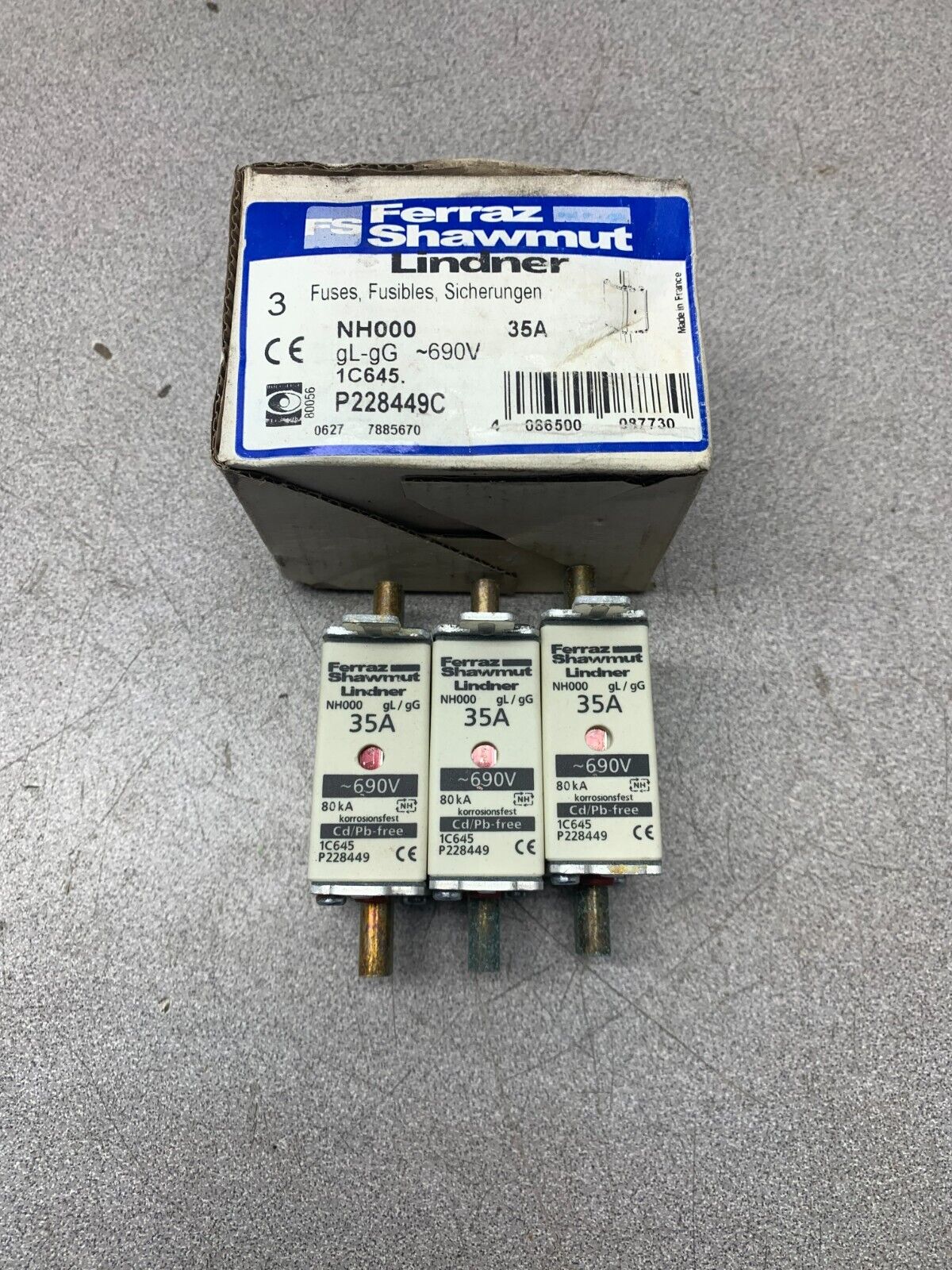 NEW BOX OF 3 FERRAZ SHAWMUT LINDER 35AMP FUSES NH000 35A 690V.