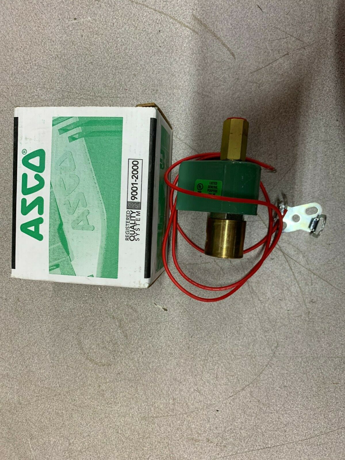 NEW IN BOX ASCO 1/4" SOLENOID VALVE 8314C053