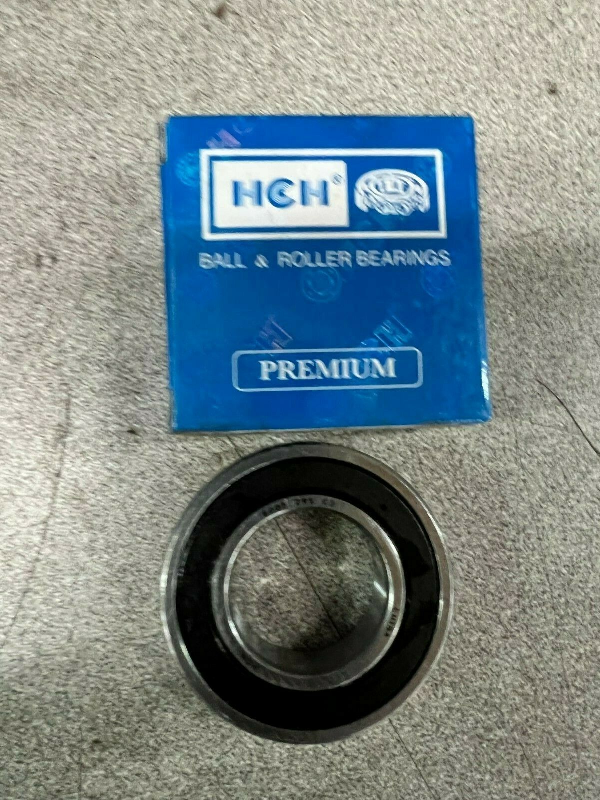 LOT OF 11 NEW IN BOX HCH BALL BEARING 6005 2RS C3