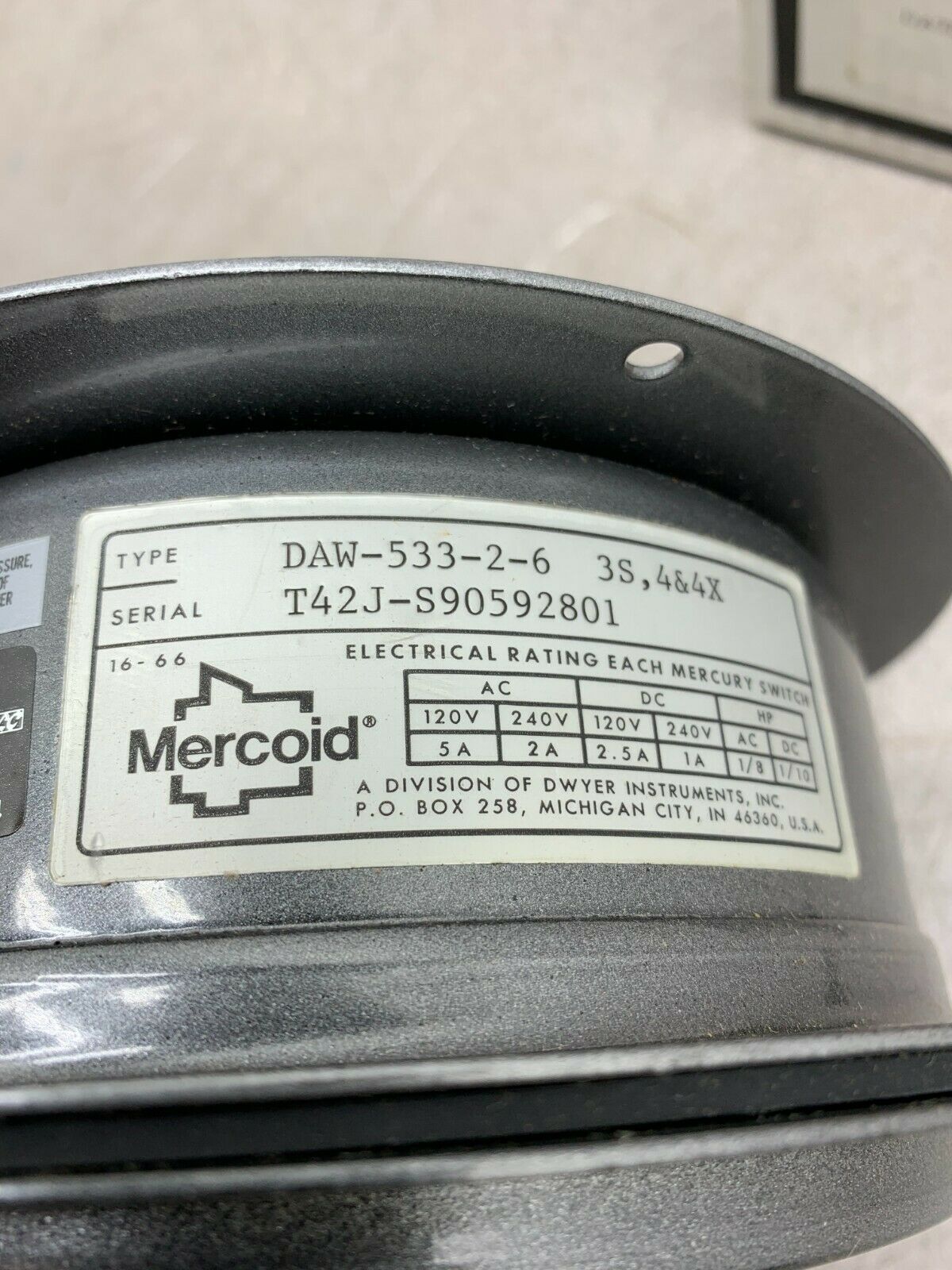 USED MERCOID PRESSURE SWITCH DAW-533-2-6