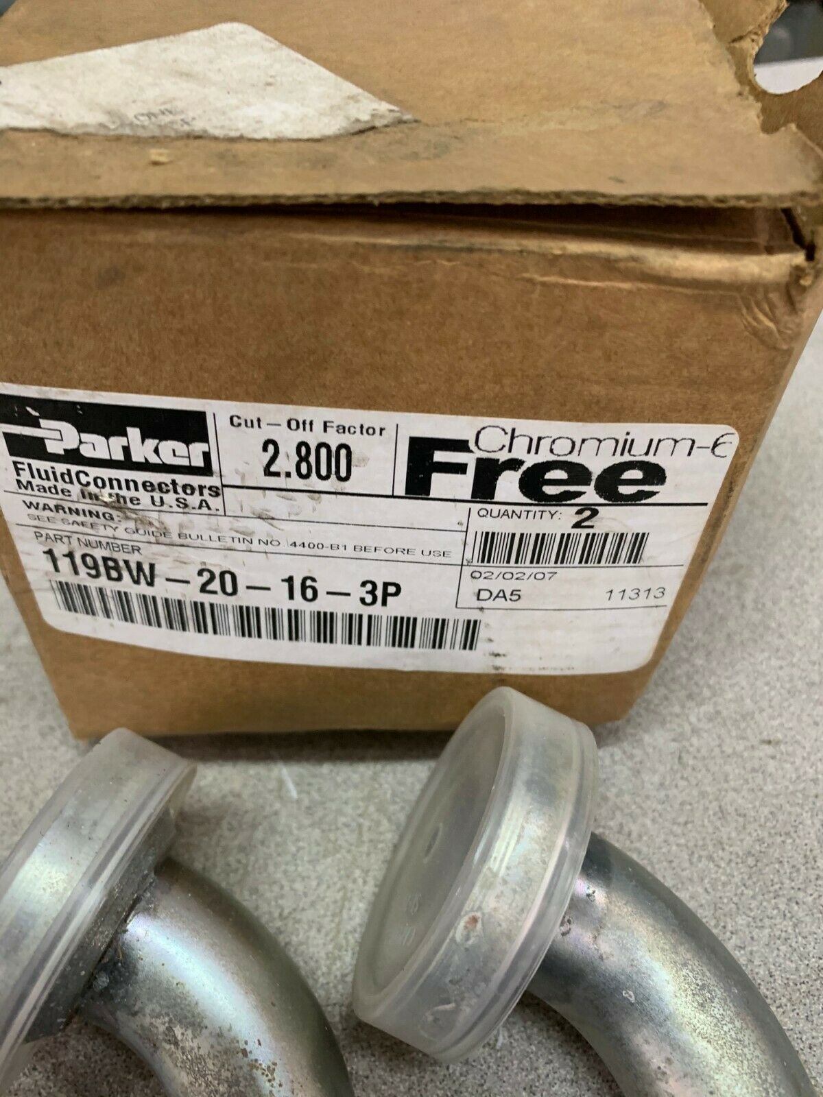 BOX OF 2 NEW PARKER FLUID CONNECTORS 119BW-20-16-3P