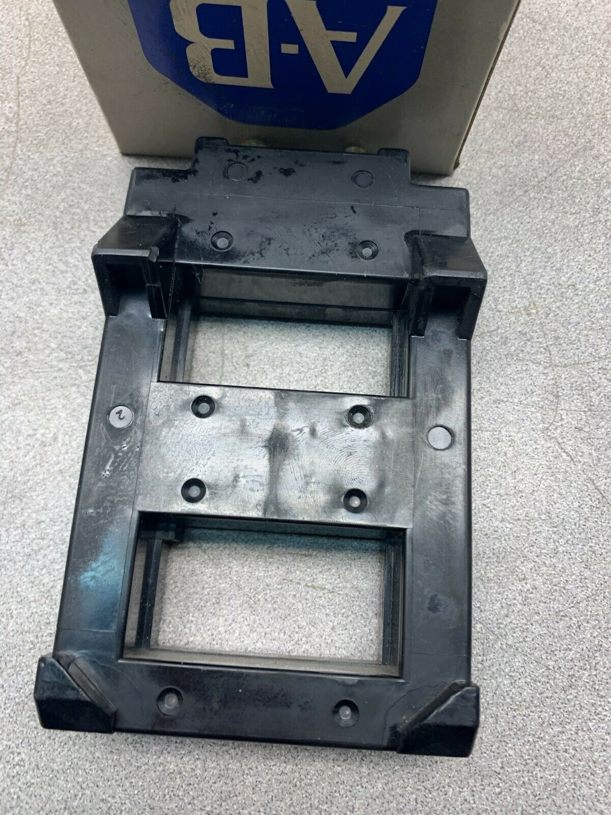 NEW IN BOX ALLEN BRADLEY SIZE 4 COIL 40440-905-14