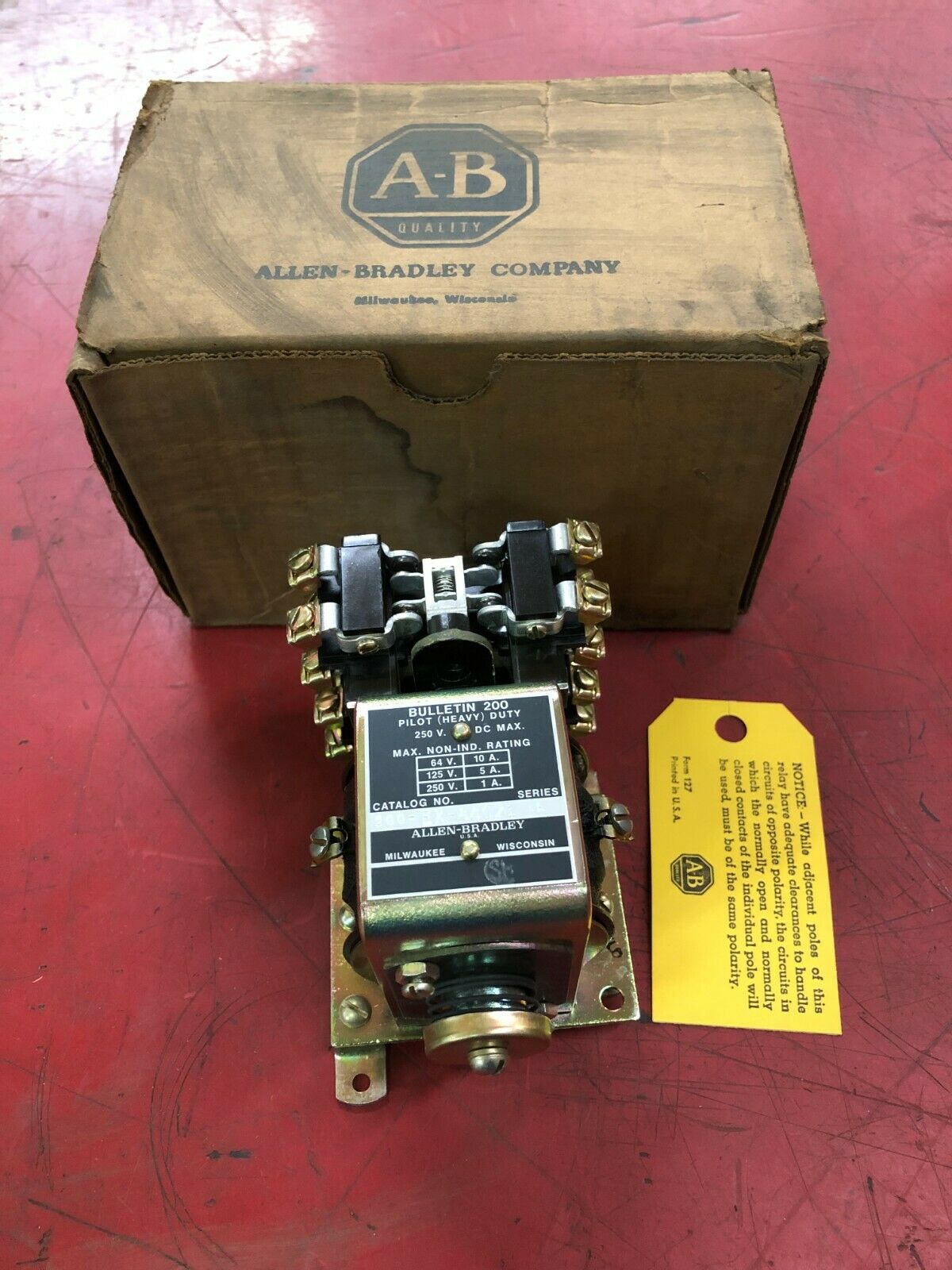 NEW IN BOX ALLEN-BRADLEY TYPE EX DC RELAY 200-EX440Z1 SERIES A