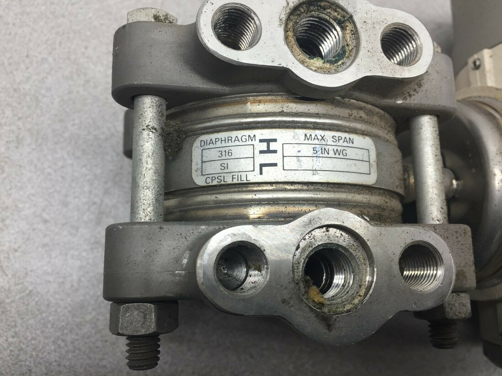 NEW NO BOX ABB KENT TAYLOR 1000 PSIG 0.8-5 IN H2O PRESSURE TRANSMITTER 42S1627J0