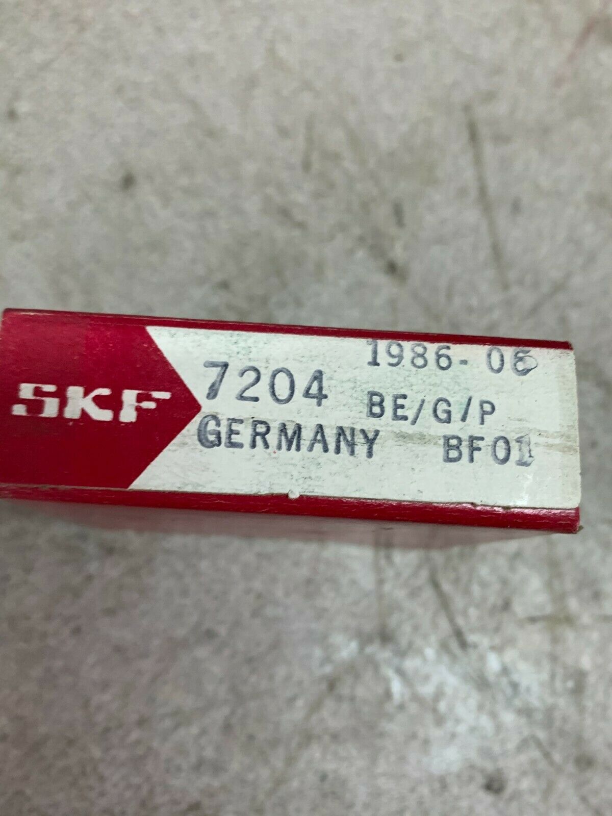 NEW IN BOX SKF ANGULAR CONTACT BEARING 7204