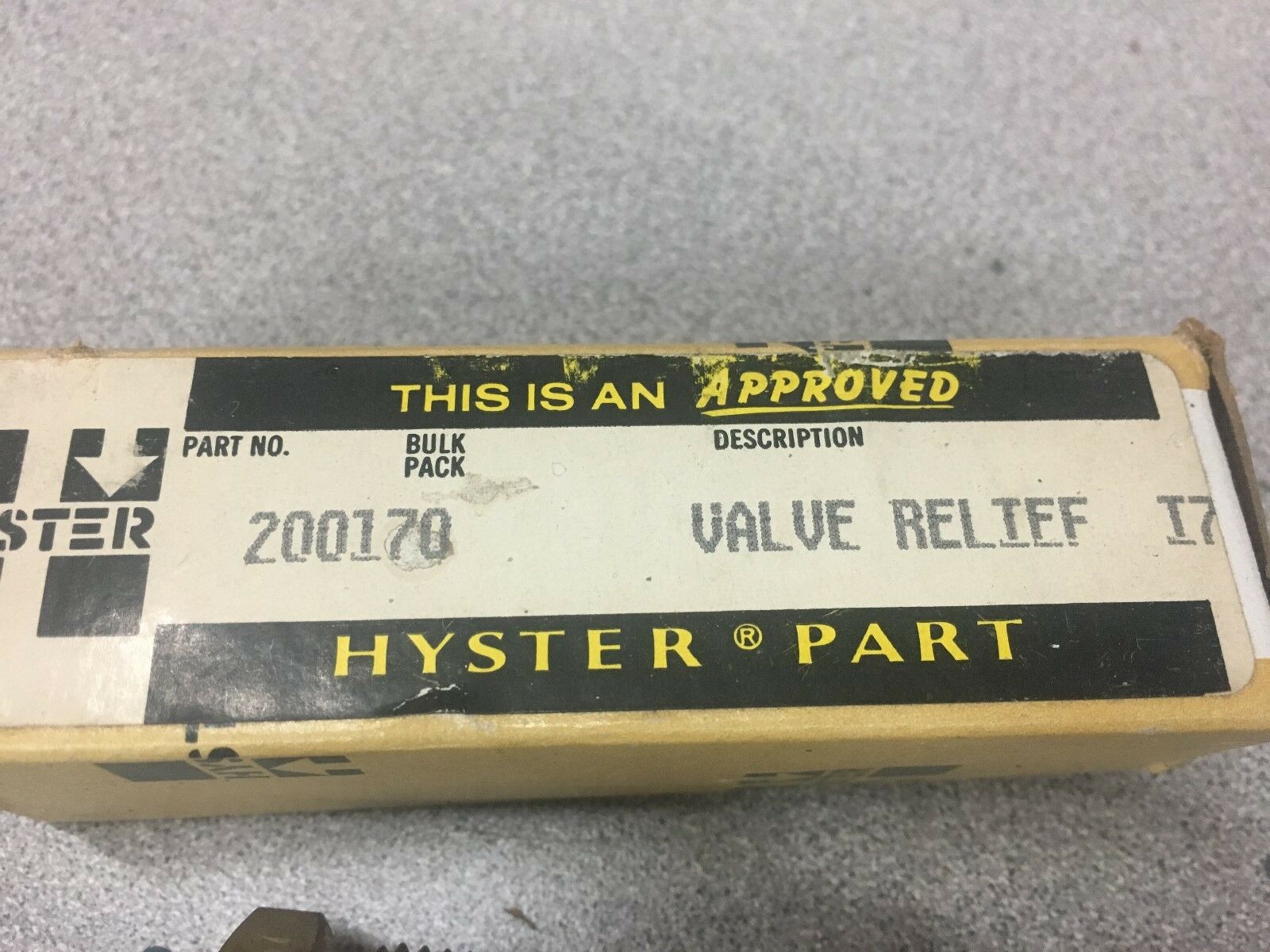 NEW IN BOX HYSTER RELIEF VALVE 200170