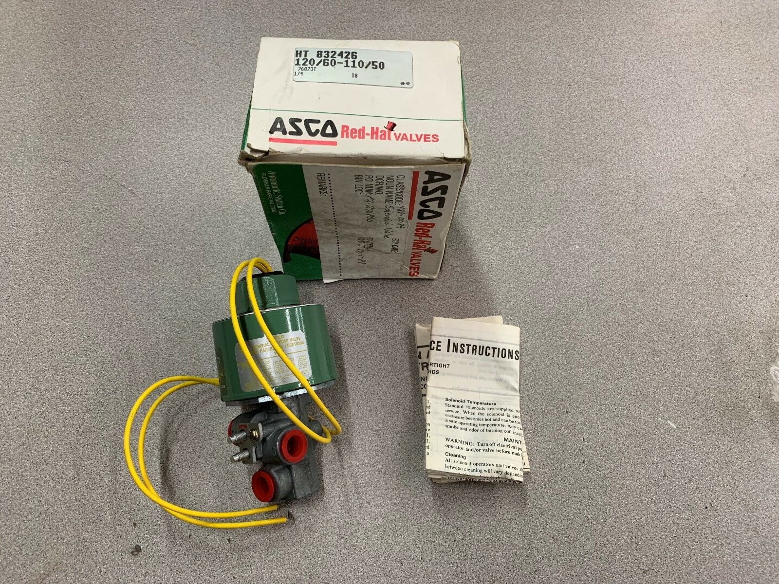 NEW IN BOX ASCO RED HAT SOLENOID VALVE 1/4" PIPE SIZE 110/120V COIL HT832426