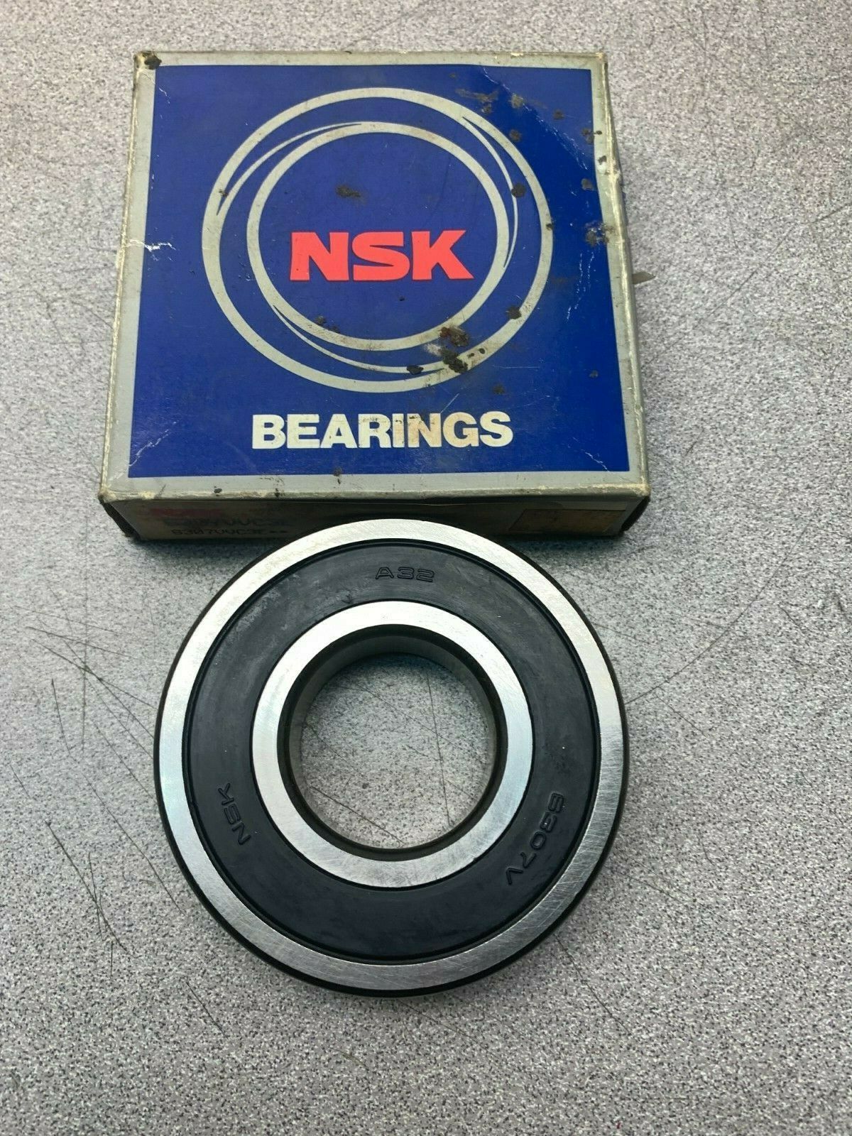 NEW IN BOX NSK BALL BEARING 6307VVC3E