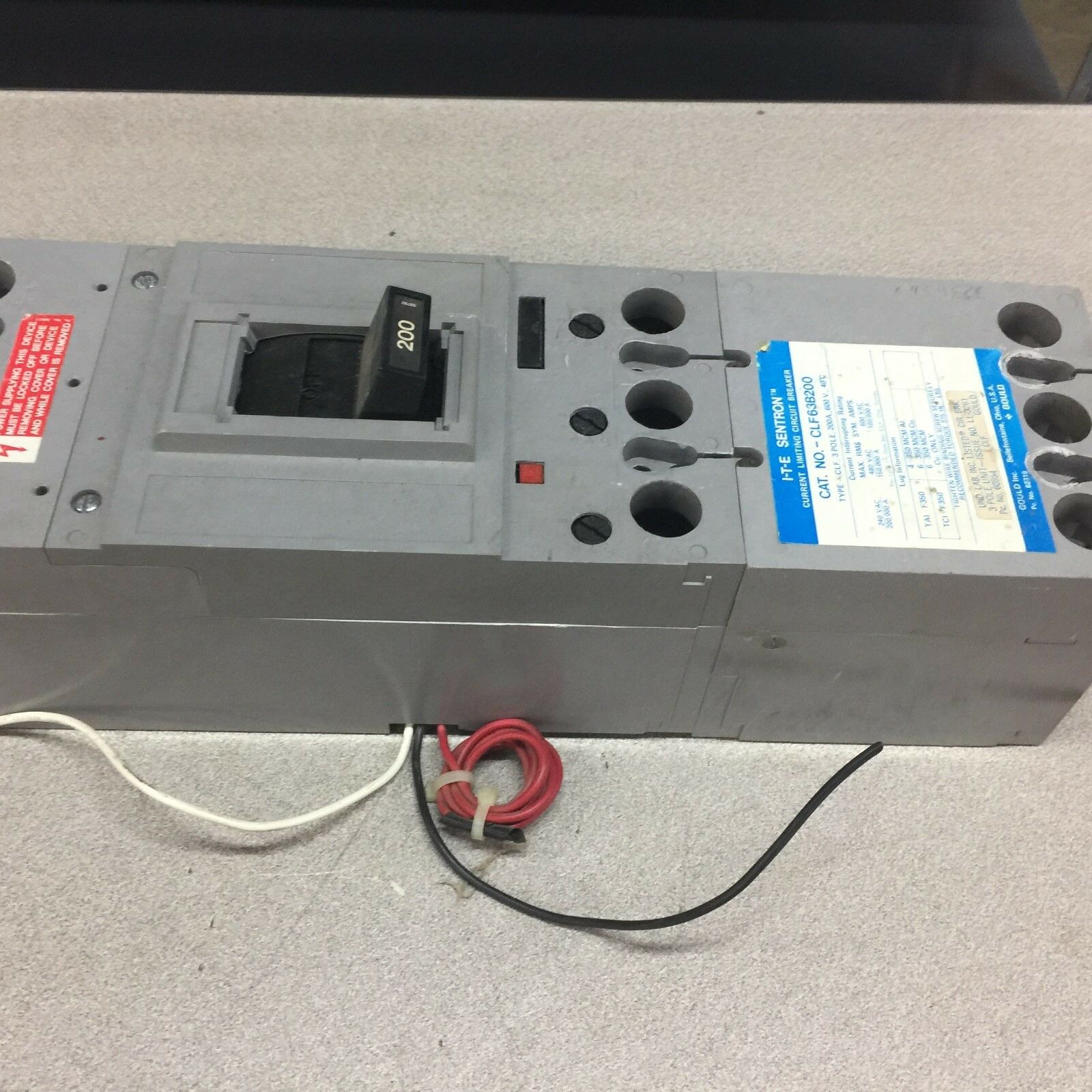 USED SIEMENS 200AMP 600VAC 3POLE CIRCUIT BREAKER CLF63B200