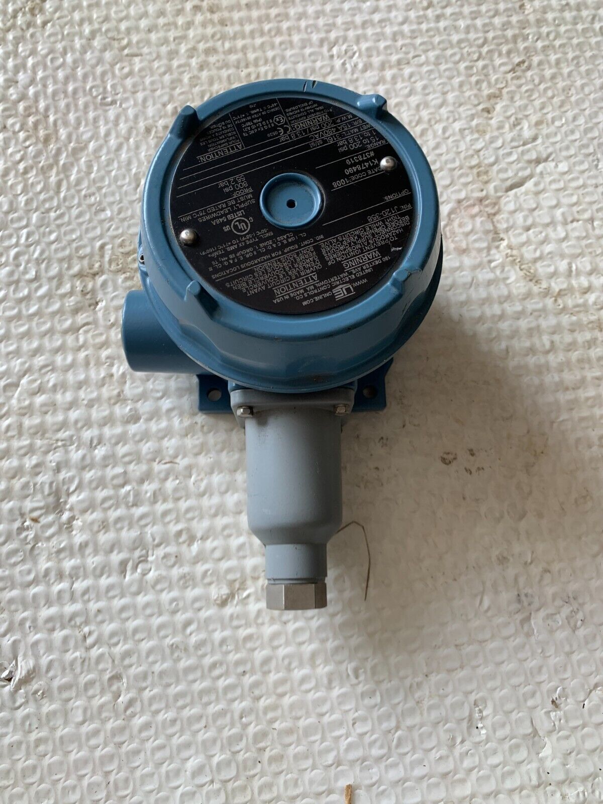 NEW NO BOX UNITED CONTROLS PRESSURE SWITCH J120-358