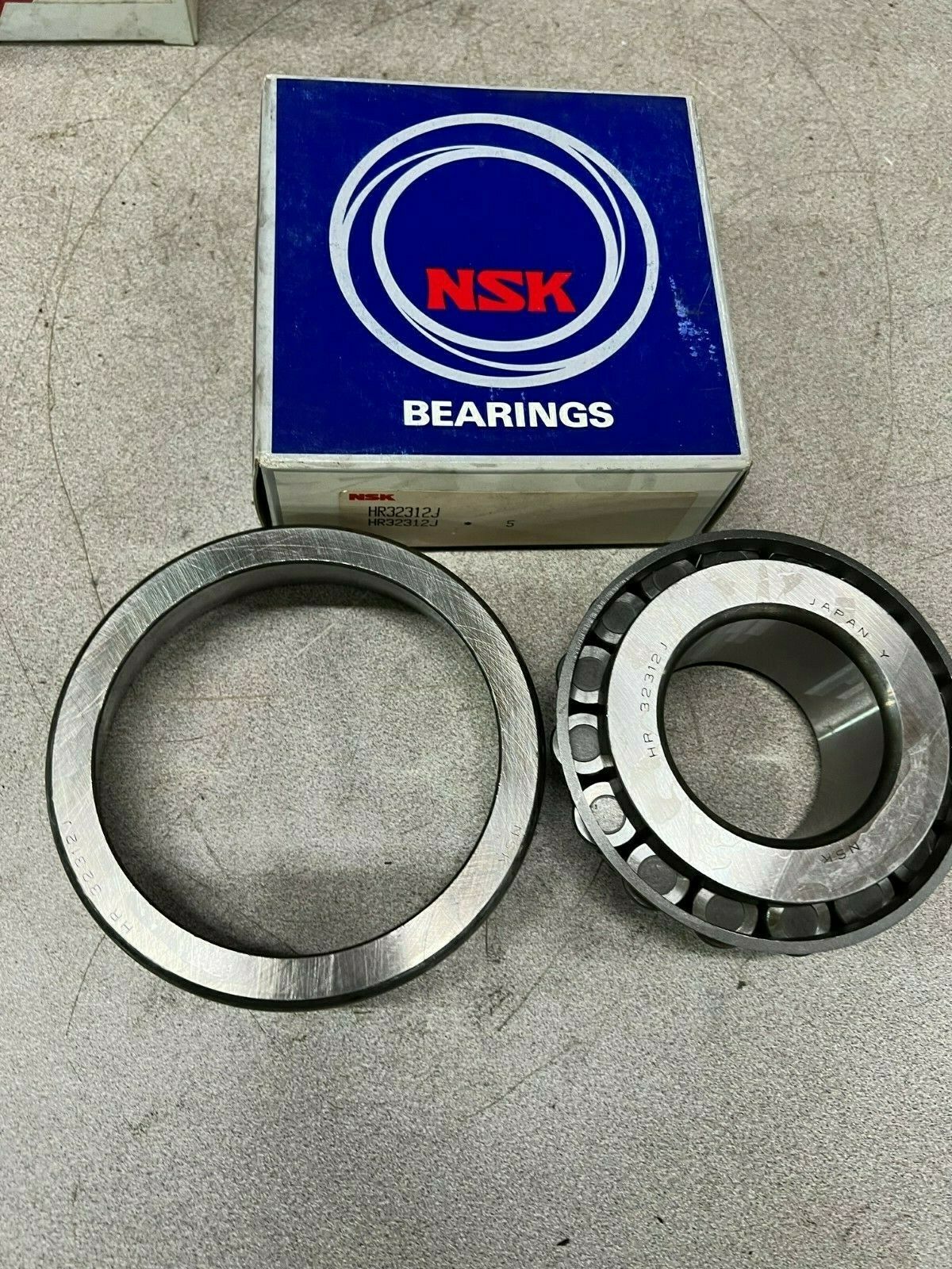 NEW IN BOX NSK HR32312J ROLLER BEARING WITH RACE HR32312J