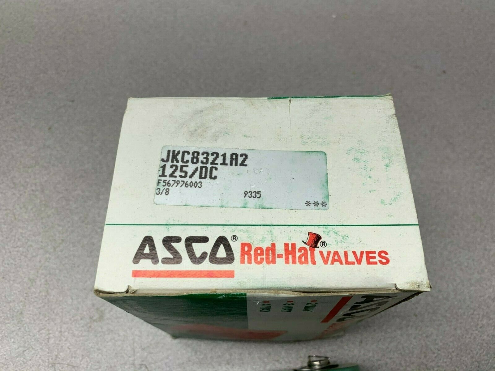 NEW IN BOX ASCO RED HAT 3/8" PIPE 125VDC. SOLENOID VALVE JKC8321A2