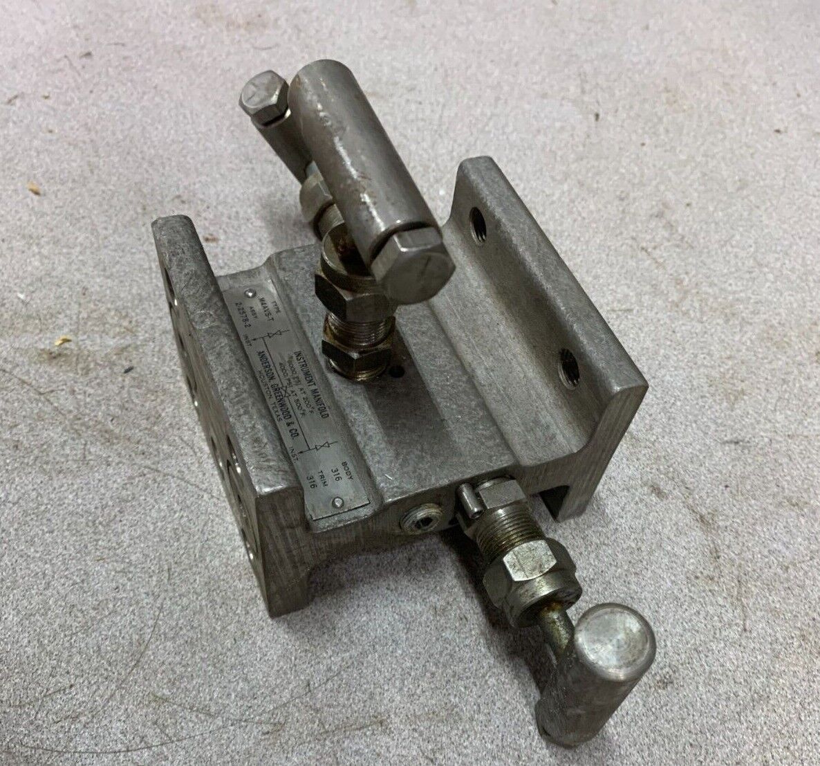NEW NO BOX ANDERSON GREENWOOD INSTRUMENT MANIFOLD M4AVS-T ASSEMBLY 2-2578-2