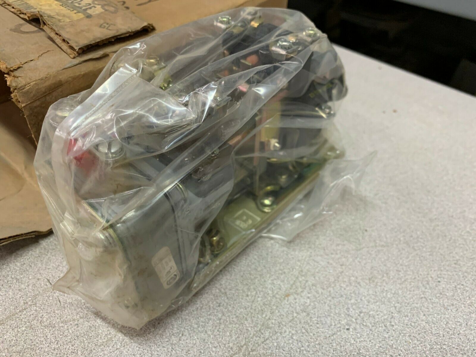 NEW IN BOX SQUARE D 120VAC 9050 B0-2E PNEUMATIC TIMING RELAY 9050 BO-2E
