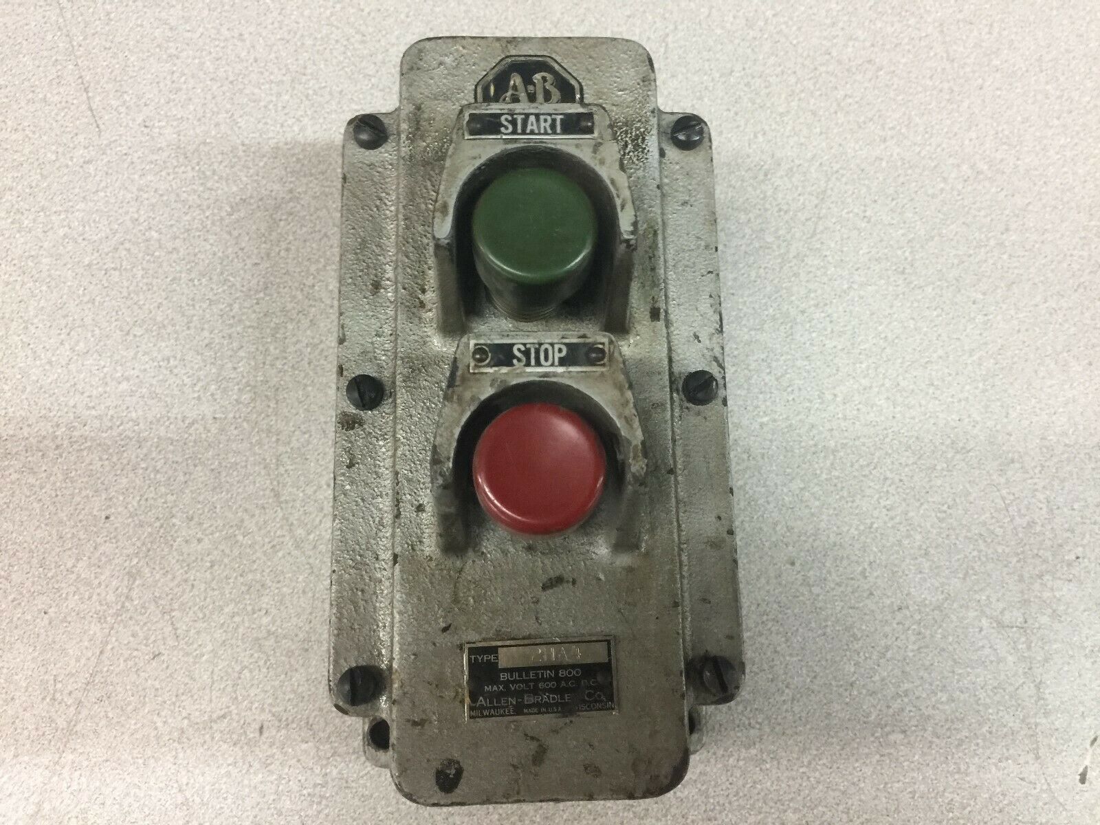 USED ALLEN BRADLEY START STOP PUSH BUTTON HAZARDOUS LOCATIONS 800 2HA4