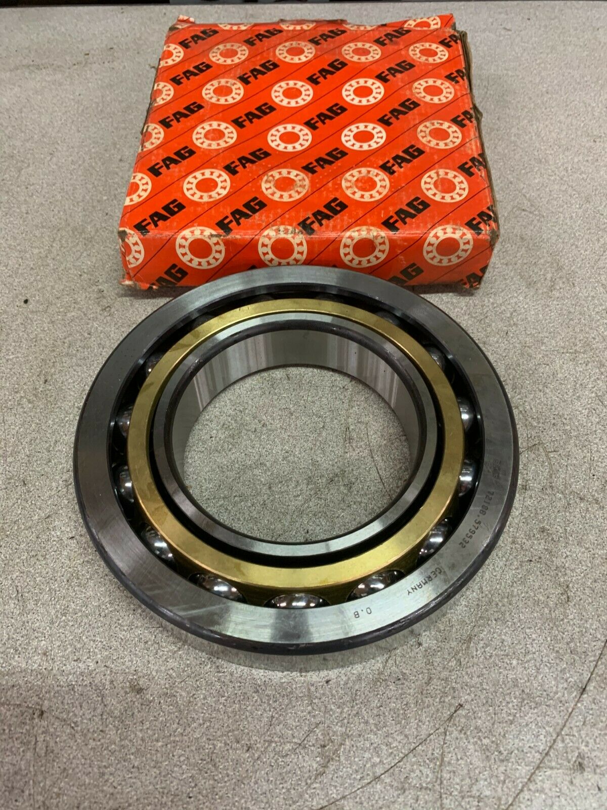 NEW IN BOX FAG ROLLER BEARING 7218B.579532