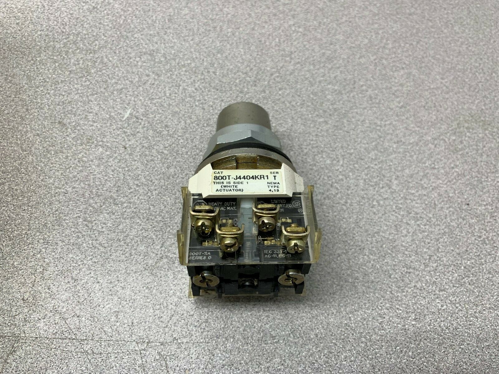 USED ALLEN-BRADLEY SELECTOR SWITCH 800T-J4404KR1 SERIES T