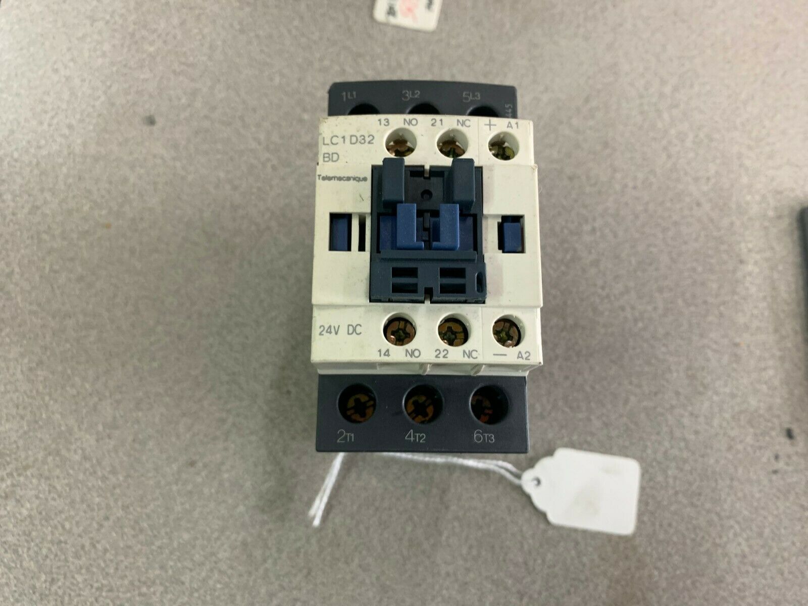 USED TELEMECANIQUE CONTACTOR LC1D32