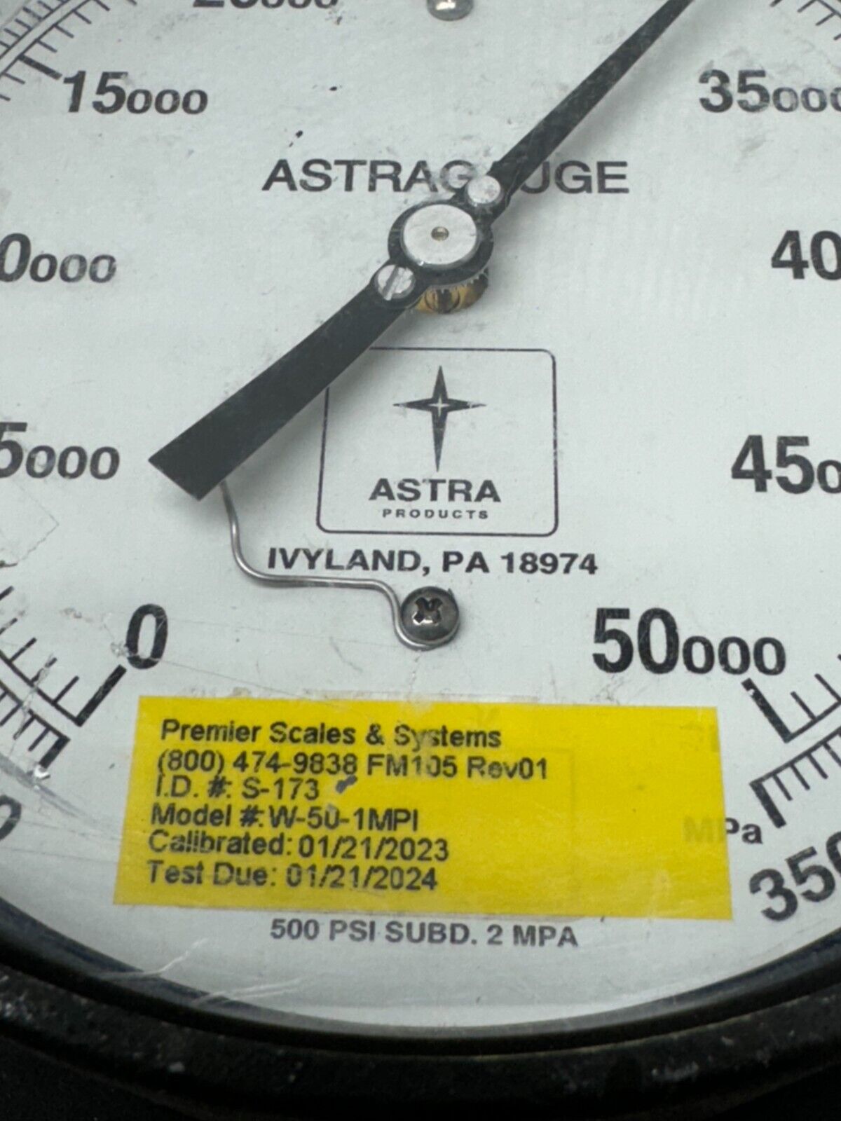 USED ASTRA FM105 REV. 01 GAUGE S-173 MODEL W-50-1MPI 0-50,000 PSI.