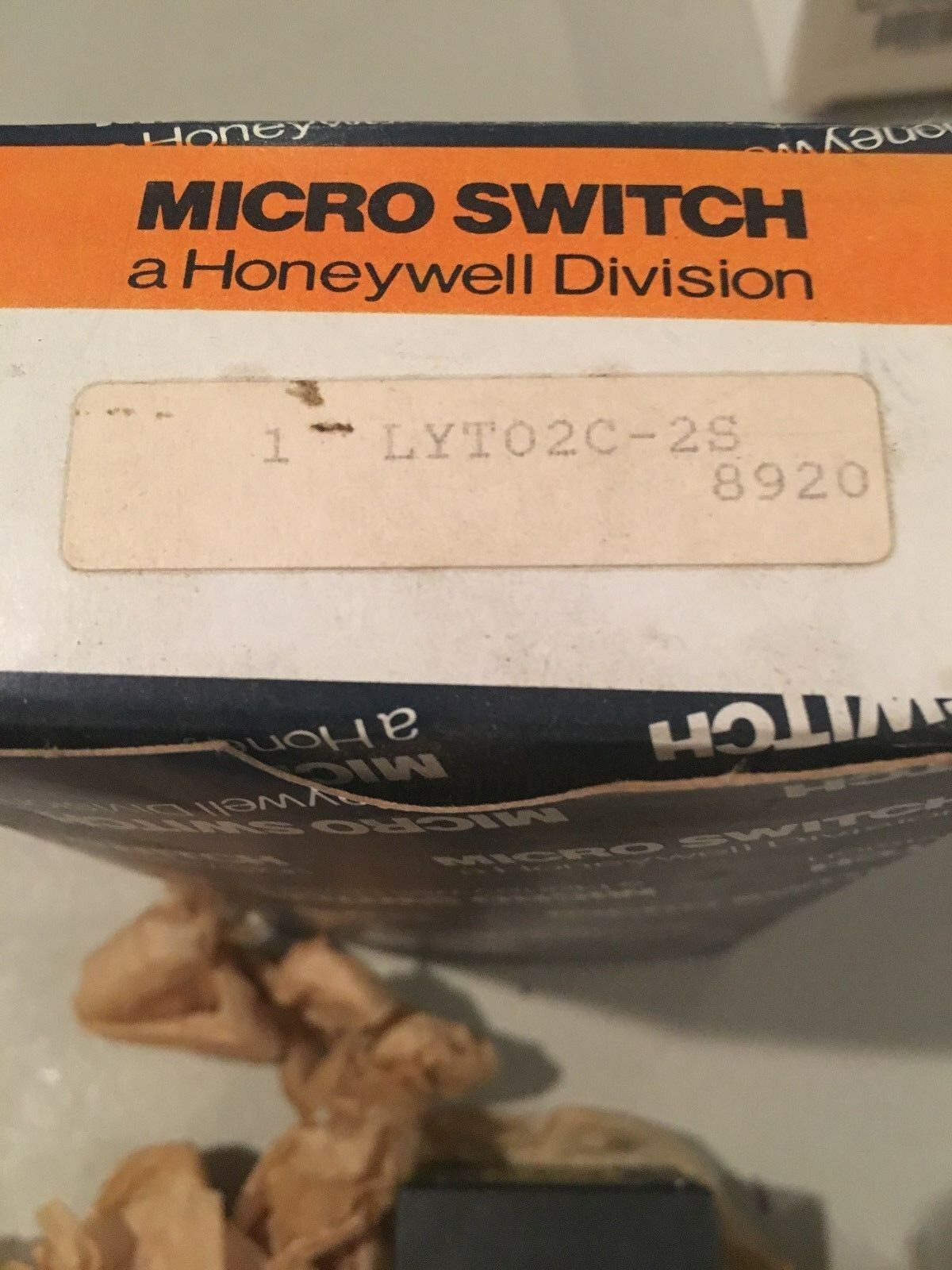 NEW IN BOX HONEYWELL MICROSWITCH LYT02C-2S