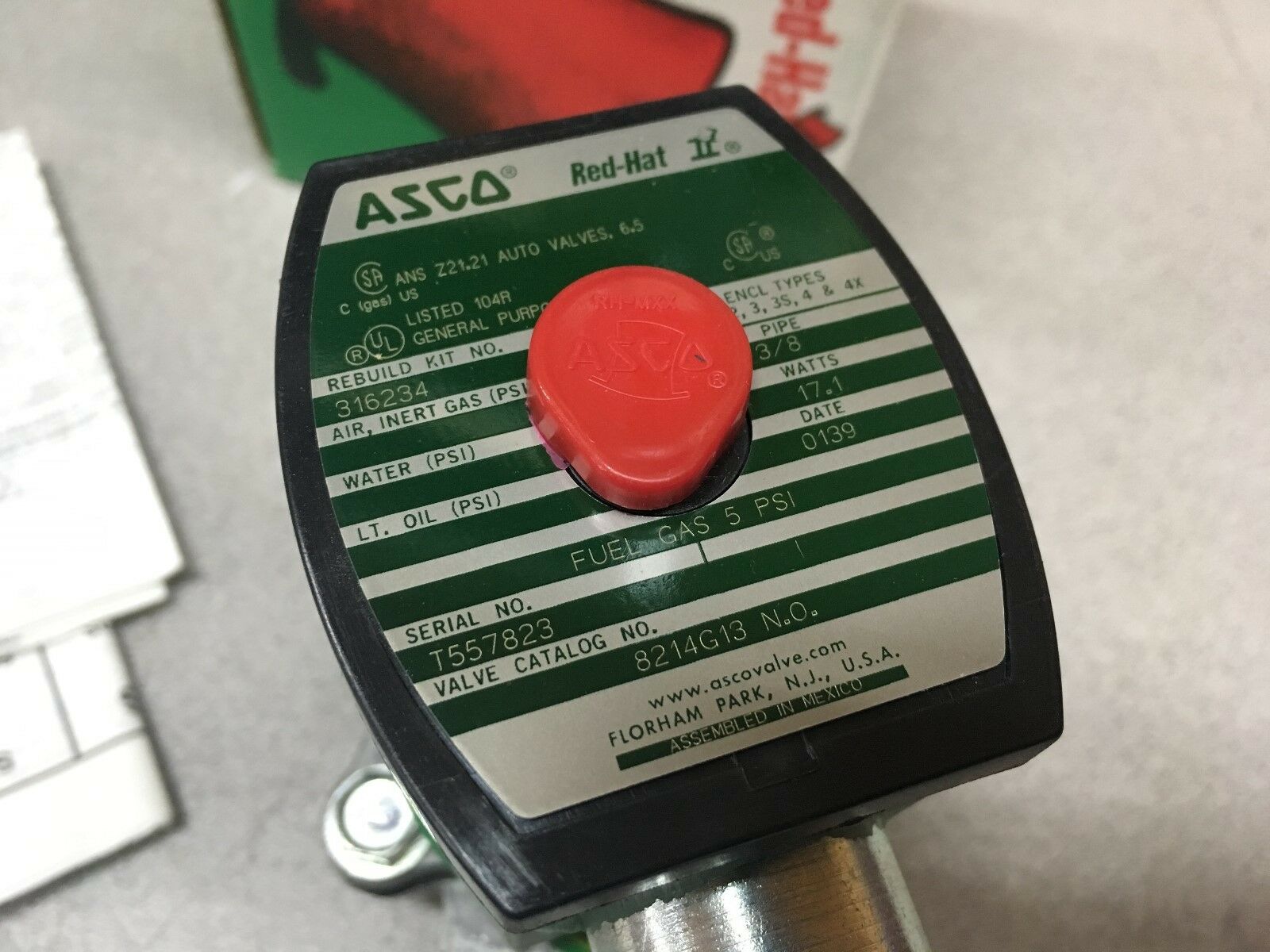 NEW IN BOX ASCO RED HAT VALVE 3/8" PIPE SIZE 8214G13 N.O.