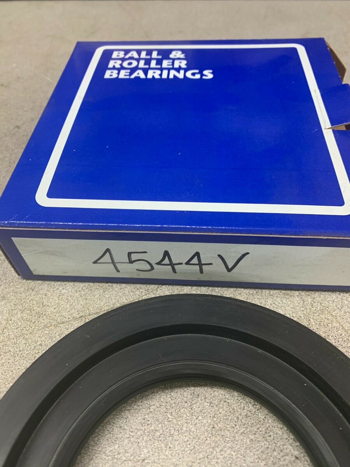 NEW Differential Pinion Seal 4544V