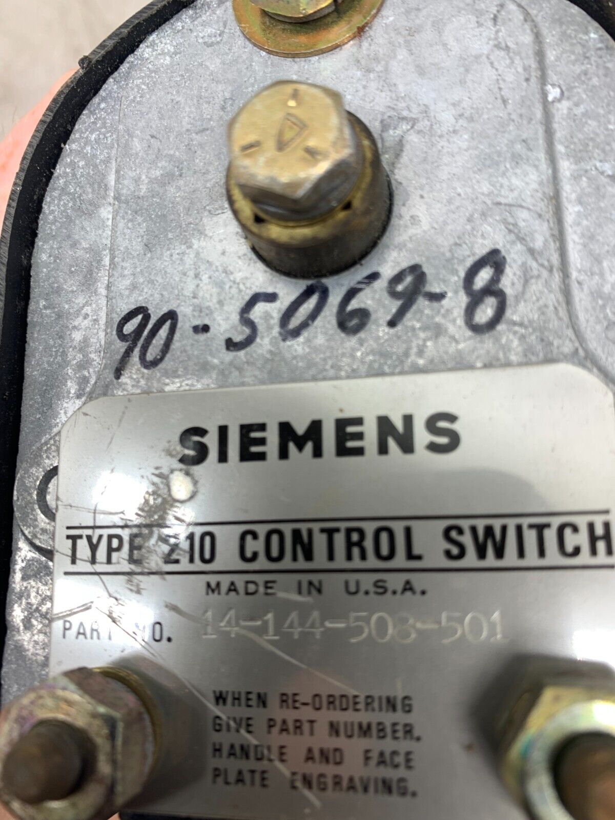 USED SIEMENS TYPE 210 CONTROL SWITCH 14-144-508-501