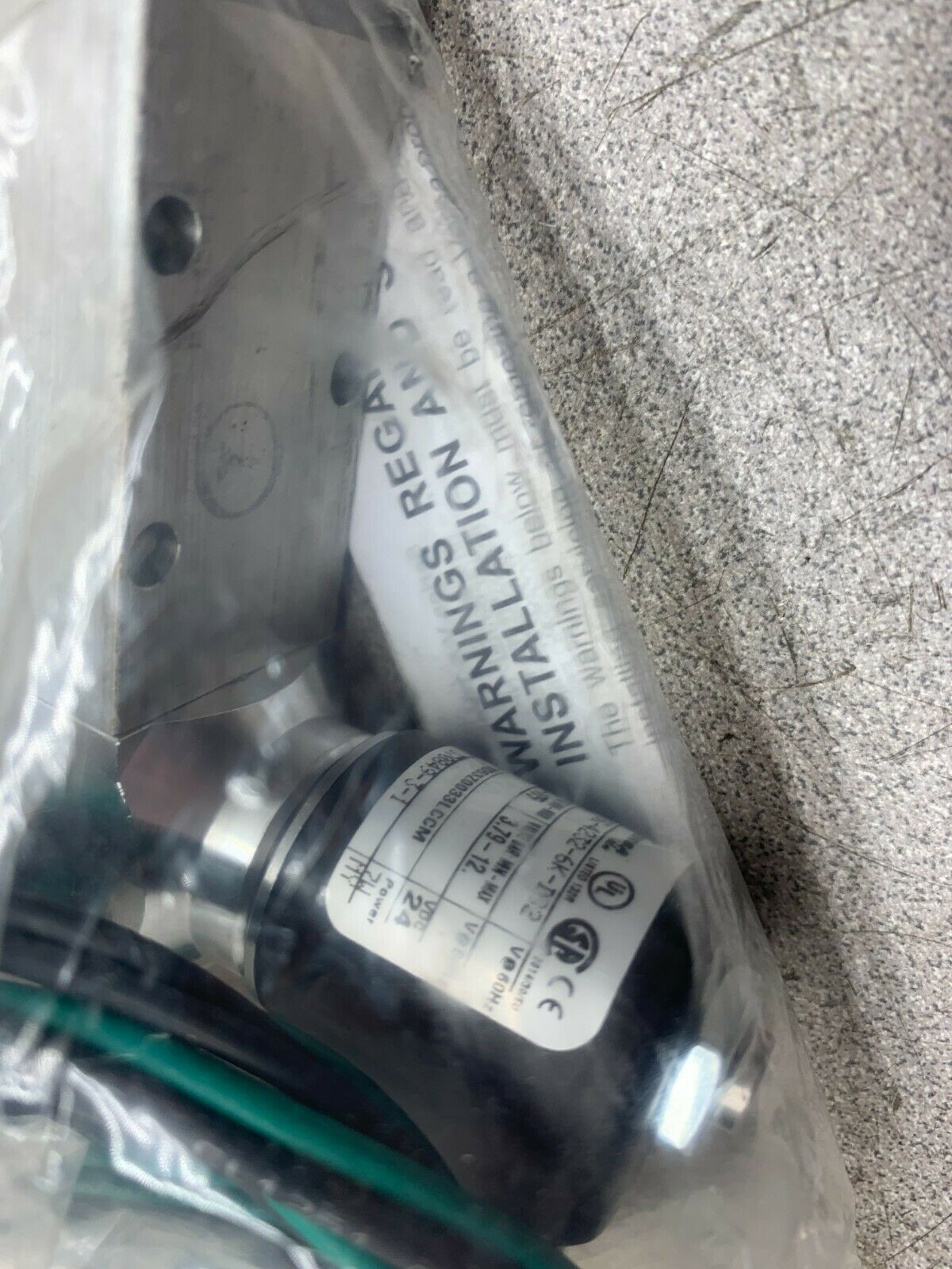 NEW IN BOX VERSA 4 WAY VALVE KSG-4232-6K-D024